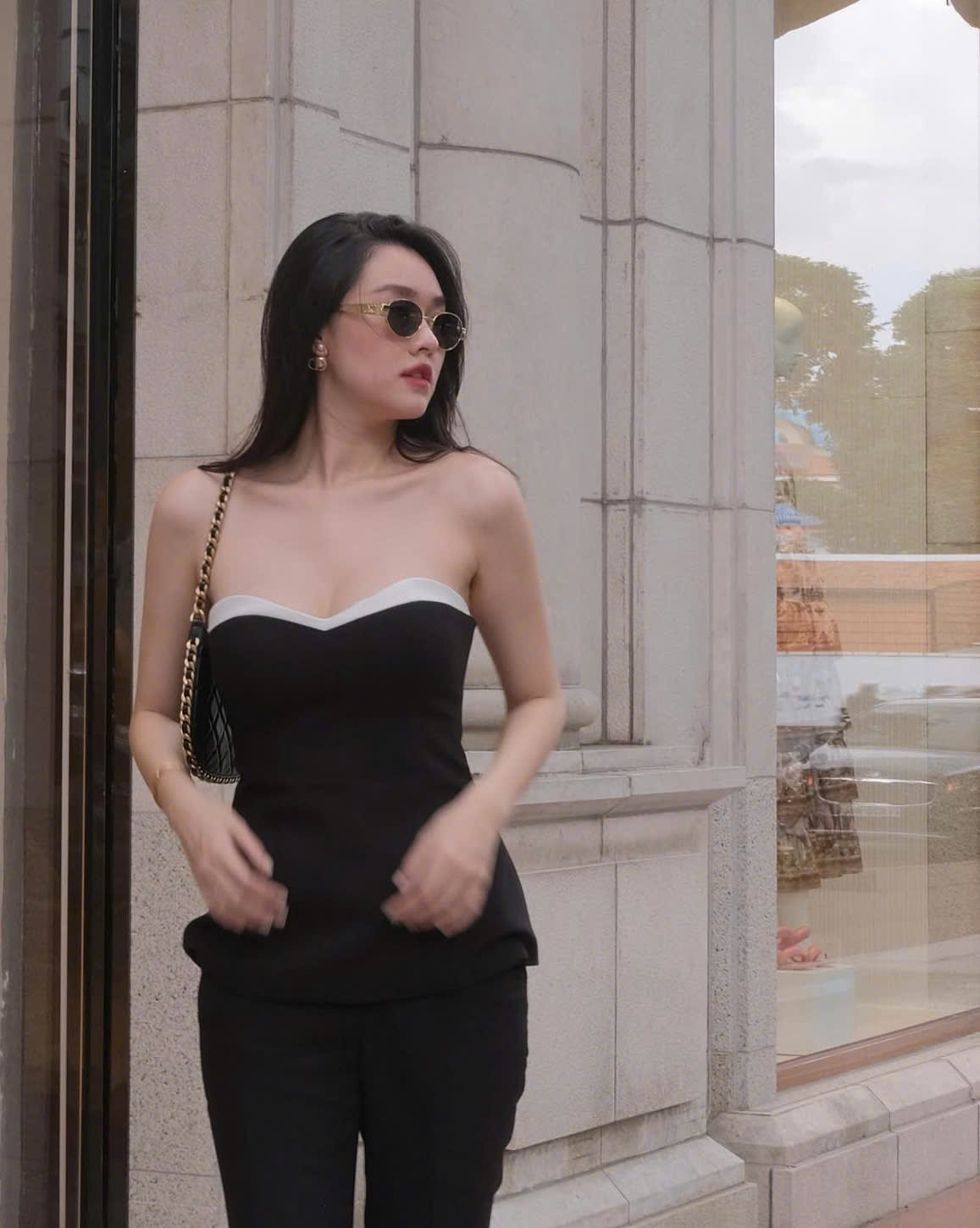 Přivítejte léto s topem bez ramínek pro dokonalou krásu - Foto 5. Chào hè với áo quây cho nàng đẹp hoàn hảo- Ảnh 5.