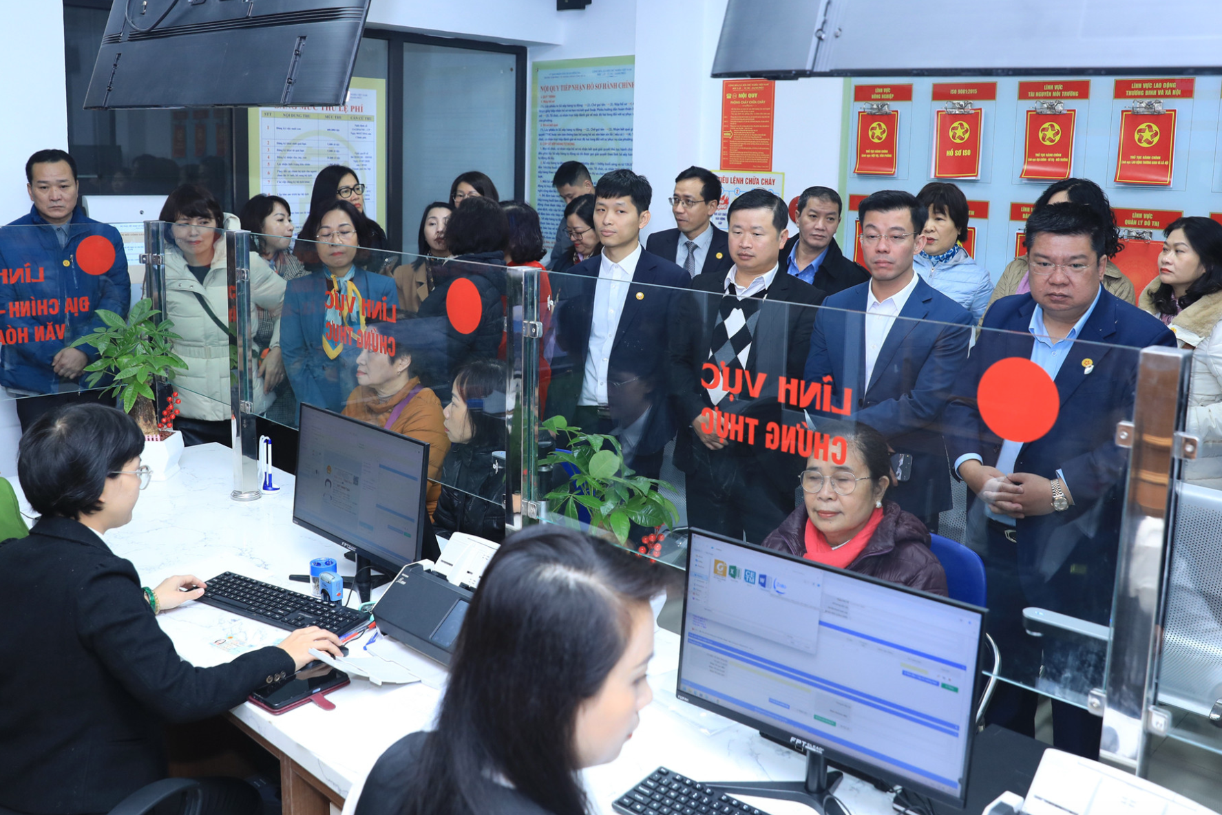 Hà Nội công bố 2 điểm thực hiện thủ tục hành chính của 14 sở, ngành- Ảnh 1. Hà Nội công bố 2 điểm thực hiện thủ tục hành chính của 14 sở, ngành- Ảnh 1.