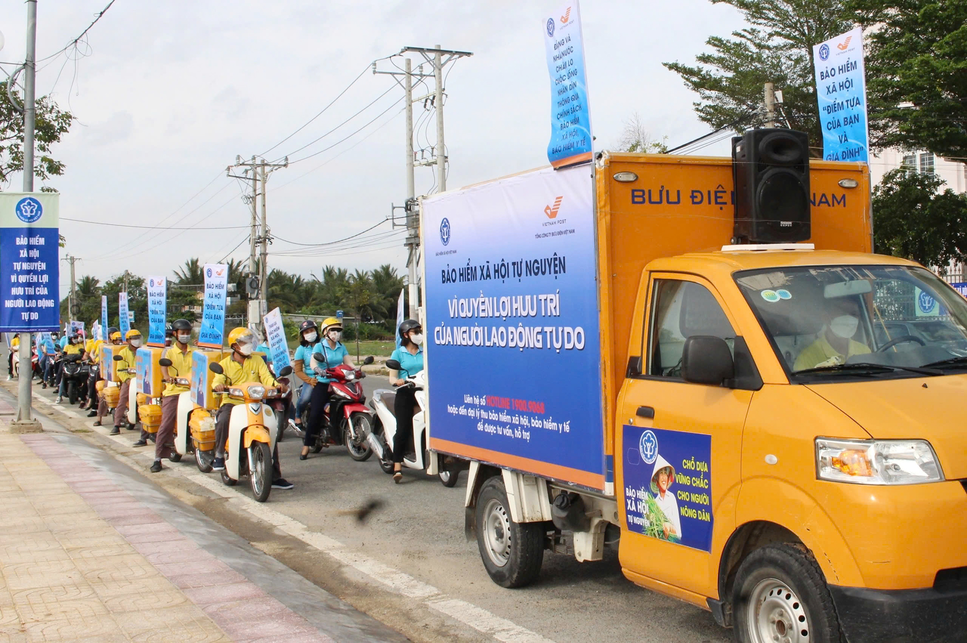 BHXH Ninh Thuận đẩy mạnh công tác tuyên truyền người dân tham gia BHXH tự nguyện - Ảnh 4. BHXH Ninh Thuận đẩy mạnh công tác tuyên truyền người dân tham gia BHXH tự nguyện - Ảnh 4.