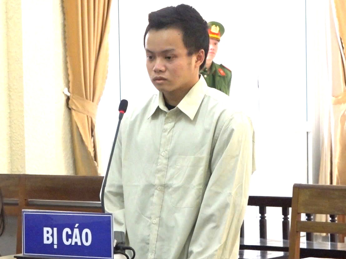 Thanh niên đâm chết cha để bảo vệ mẹ và chị nhận án tù 16 năm - Ảnh 1. Thanh niên đâm chết cha để bảo vệ mẹ và chị nhận án tù 16 năm - Ảnh 1.