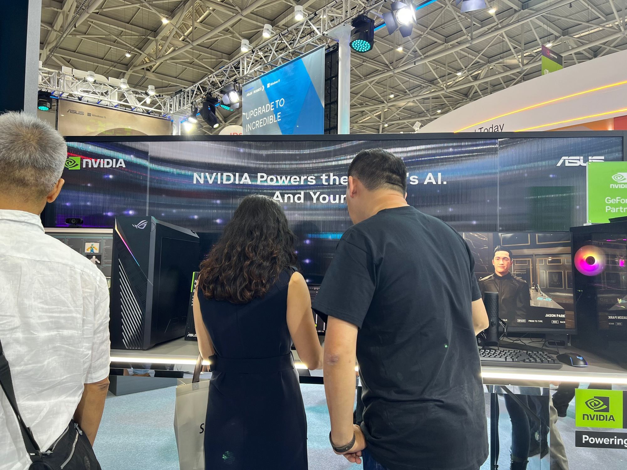 Nvidia đạt doanh thu cao kỷ lục nhờ chip AI- Ảnh 1. Nvidia đạt doanh thu cao kỷ lục nhờ chip AI- Ảnh 1.