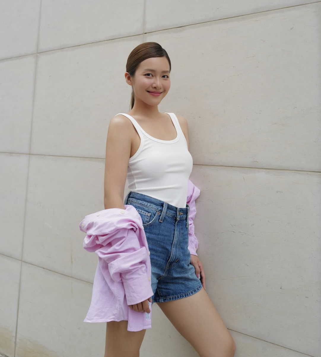 با شلوار جین و تاپ رکابی، یک ترکیب ساده اما شیک، خوب بپوشید - عکس ۴. Mặc đẹp với quần jeans và áo tank top, bộ đôi đơn giản mà sành điệu- Ảnh 4.