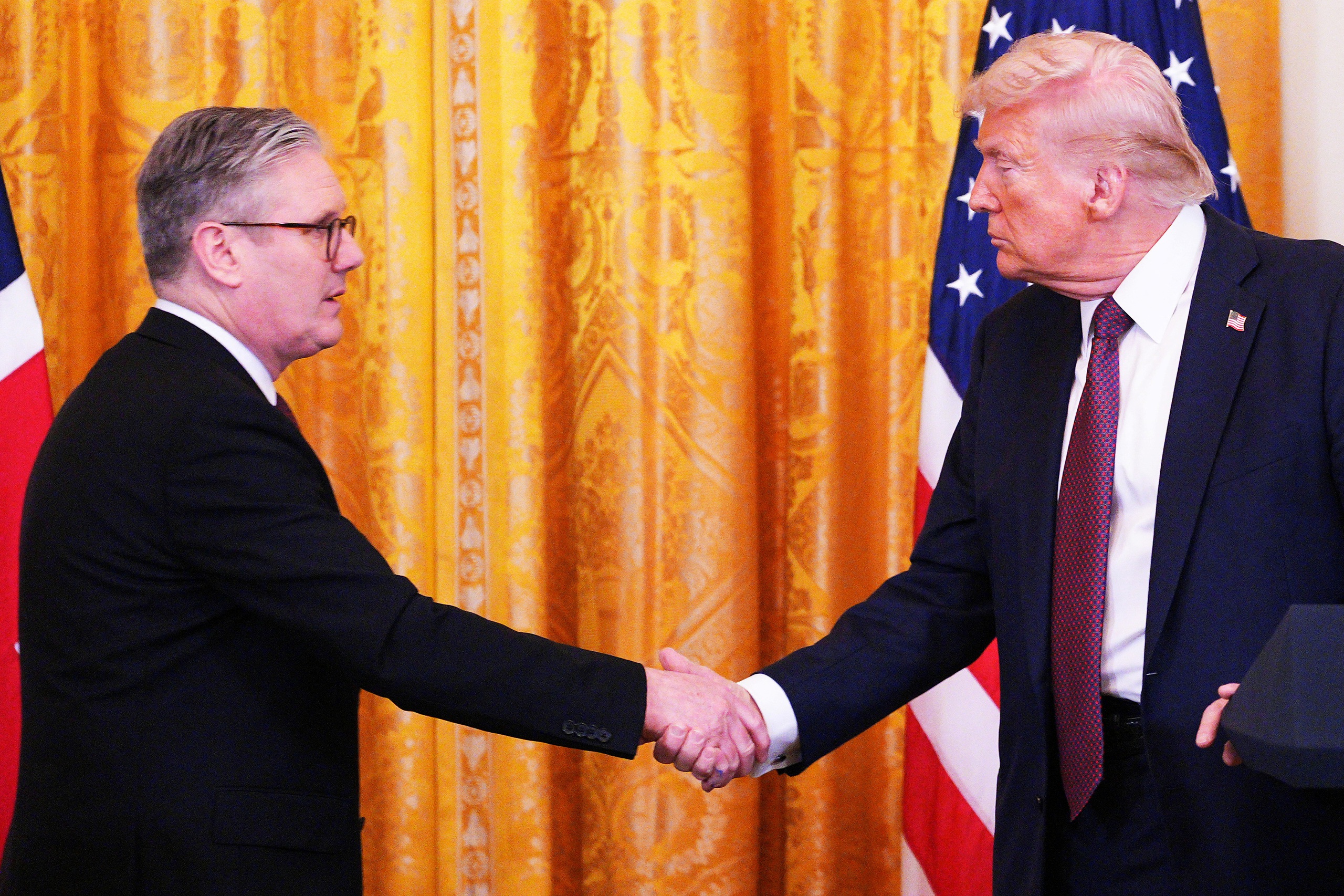 Ông Trump bác lời kêu gọi đảm bảo an ninh cho Ukraine của thủ tướng Anh - Ảnh 1.