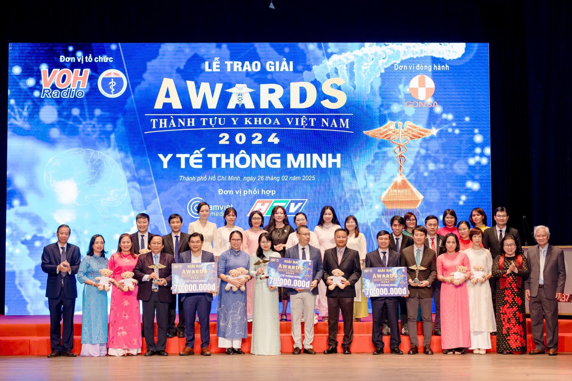 Bệnh viện đại học Y Dược TP.HCM nhận được hai giải thưởng Thành tựu y khoa Việt Nam 2024- Ảnh 2. Bệnh viện đại học Y Dược TP.HCM nhận được hai giải thưởng Thành tựu y khoa Việt Nam 2024- Ảnh 2.