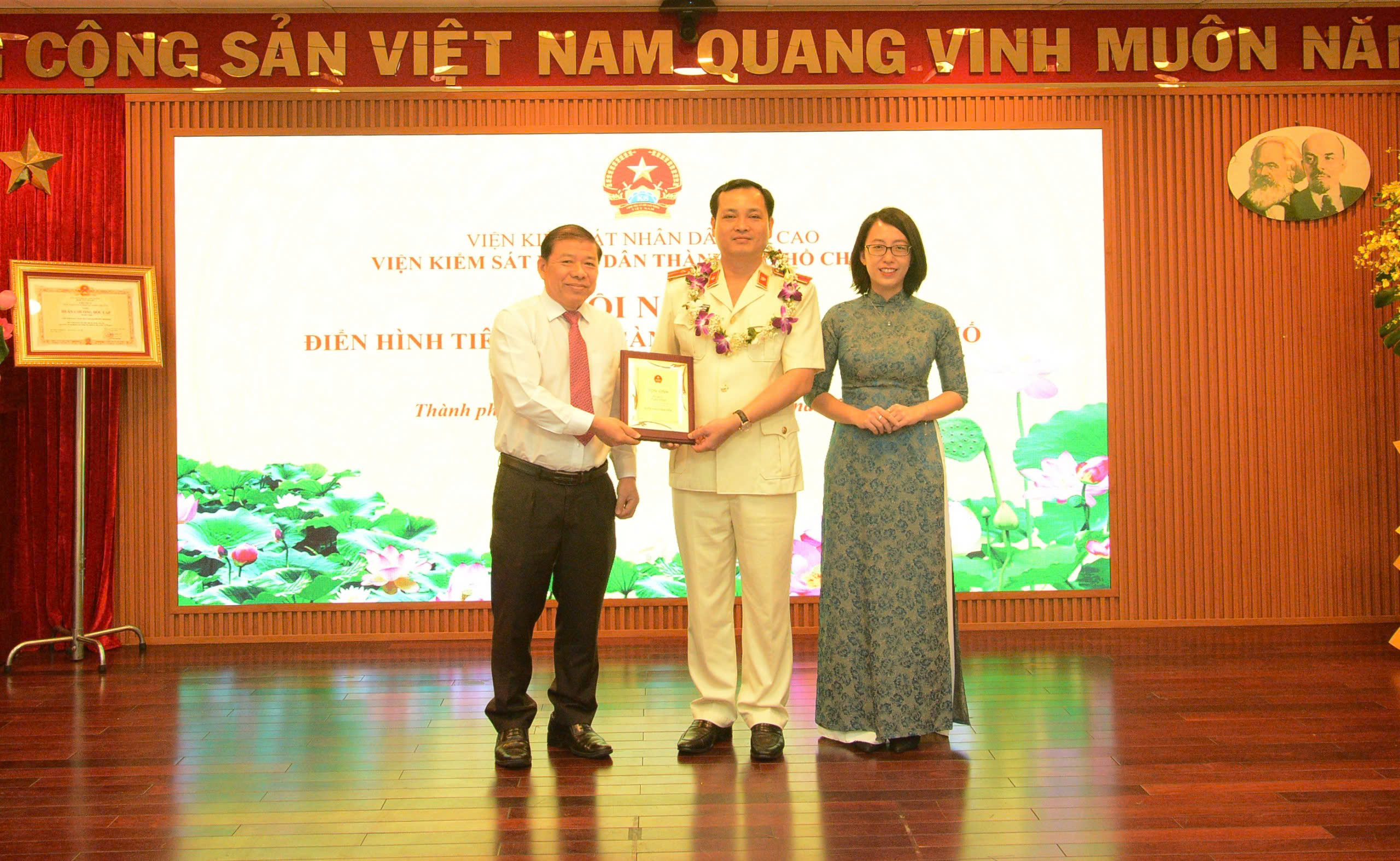 Viện KSND TP.HCM vinh danh 40 cá nhân và 6 tập thể tiên tiến- Ảnh 1. Viện KSND TP.HCM vinh danh 40 cá nhân và 6 tập thể tiên tiến- Ảnh 1.