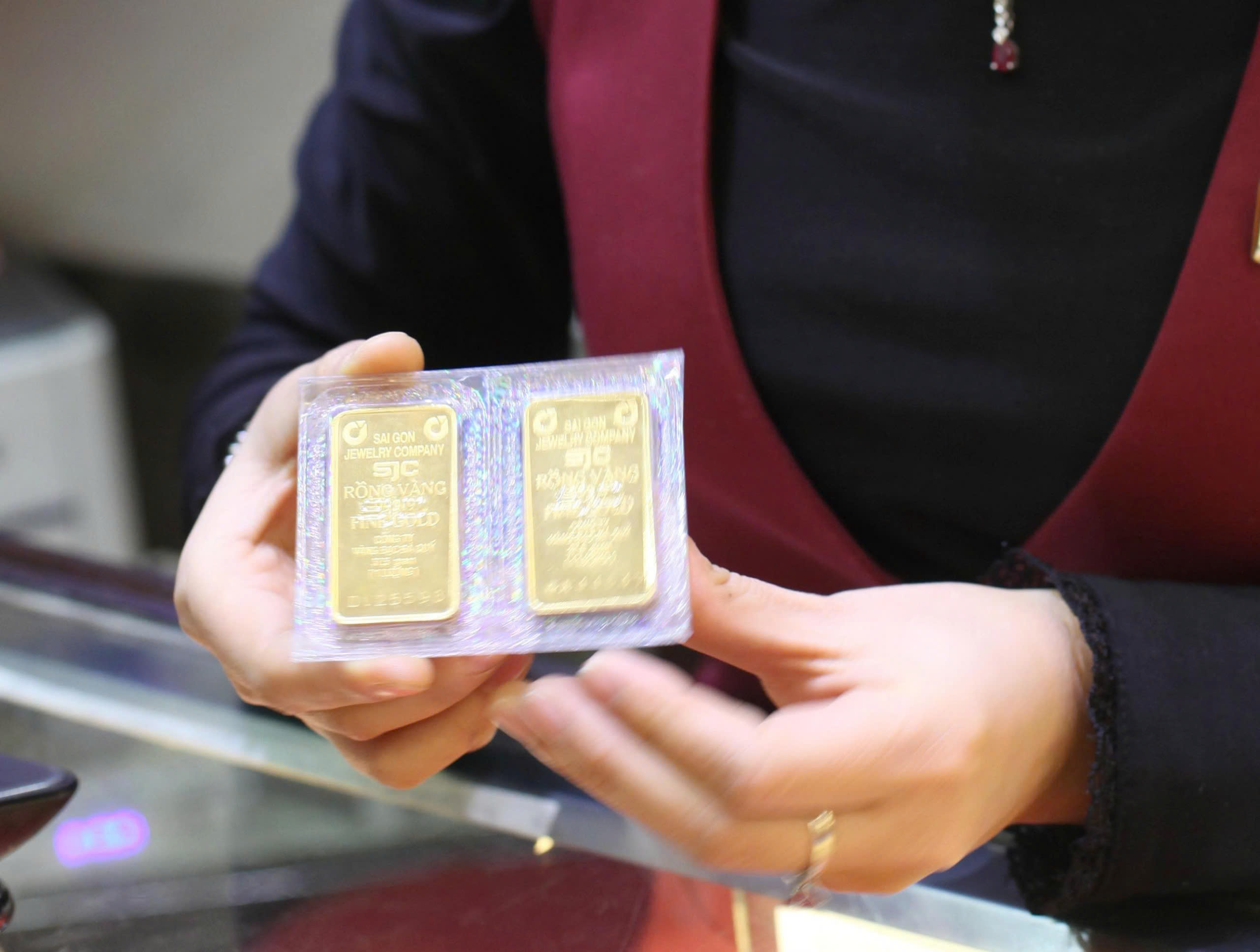 NHNN sẽ mở rộng quyền nhập khẩu có kiểm soát để tăng cung vàng- Ảnh 1.