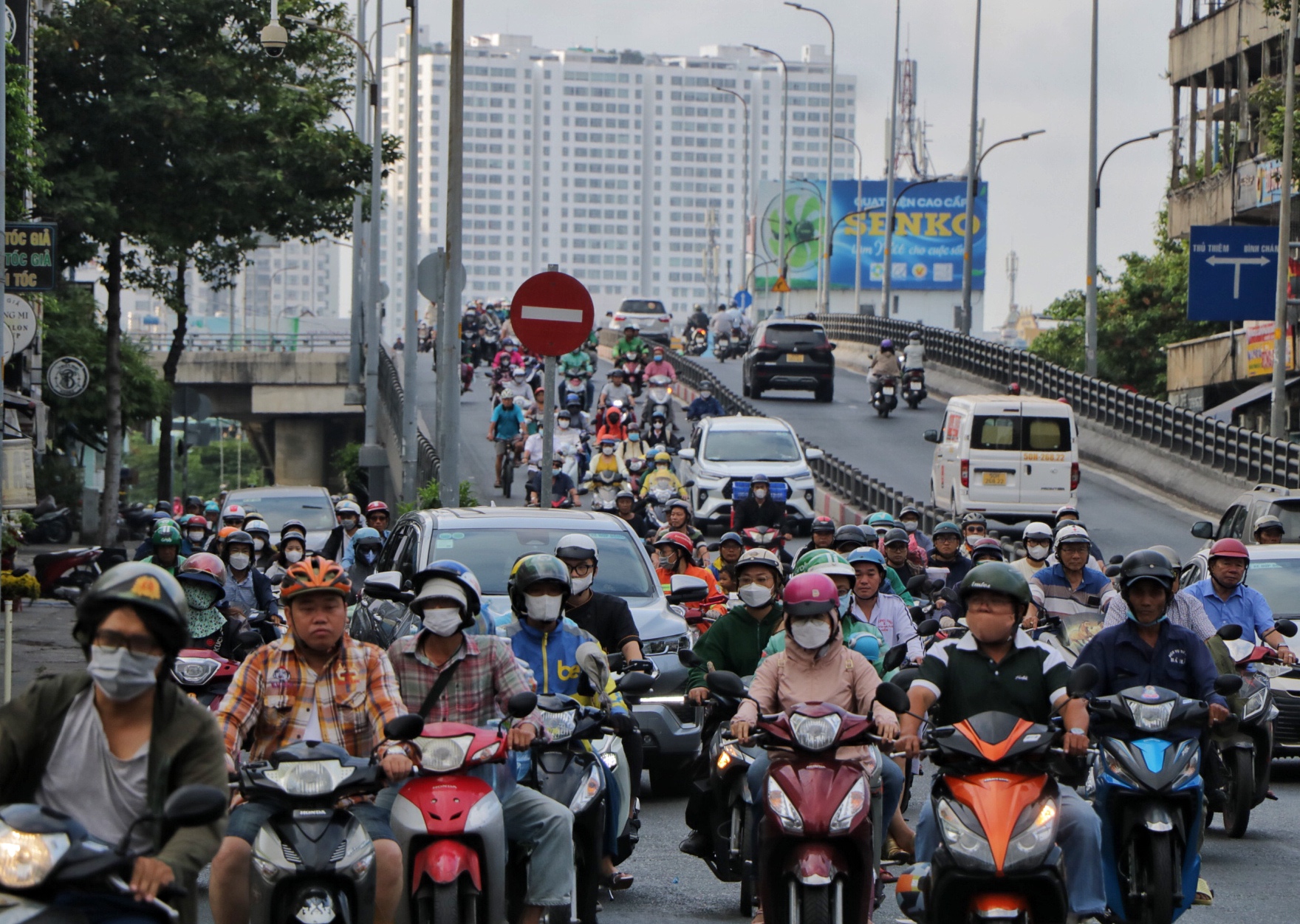 Ngày đầu đi làm lại sau tết: Nhiều người bất ngờ vì đường phố TP.HCM- Ảnh 1.