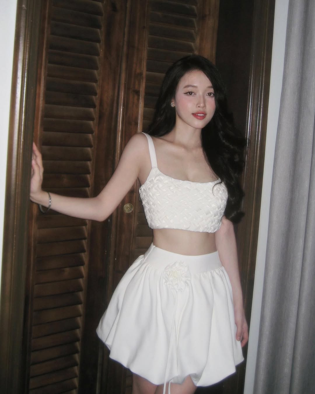 Στην κορυφή της ανοιξιάτικης και καλοκαιρινής τάσης βρίσκεται η φούστα κολοκύθας - Φωτογραφία 2. Đón đầu xu hướng xuân hè gọi tên chân váy bí ngô- Ảnh 2.