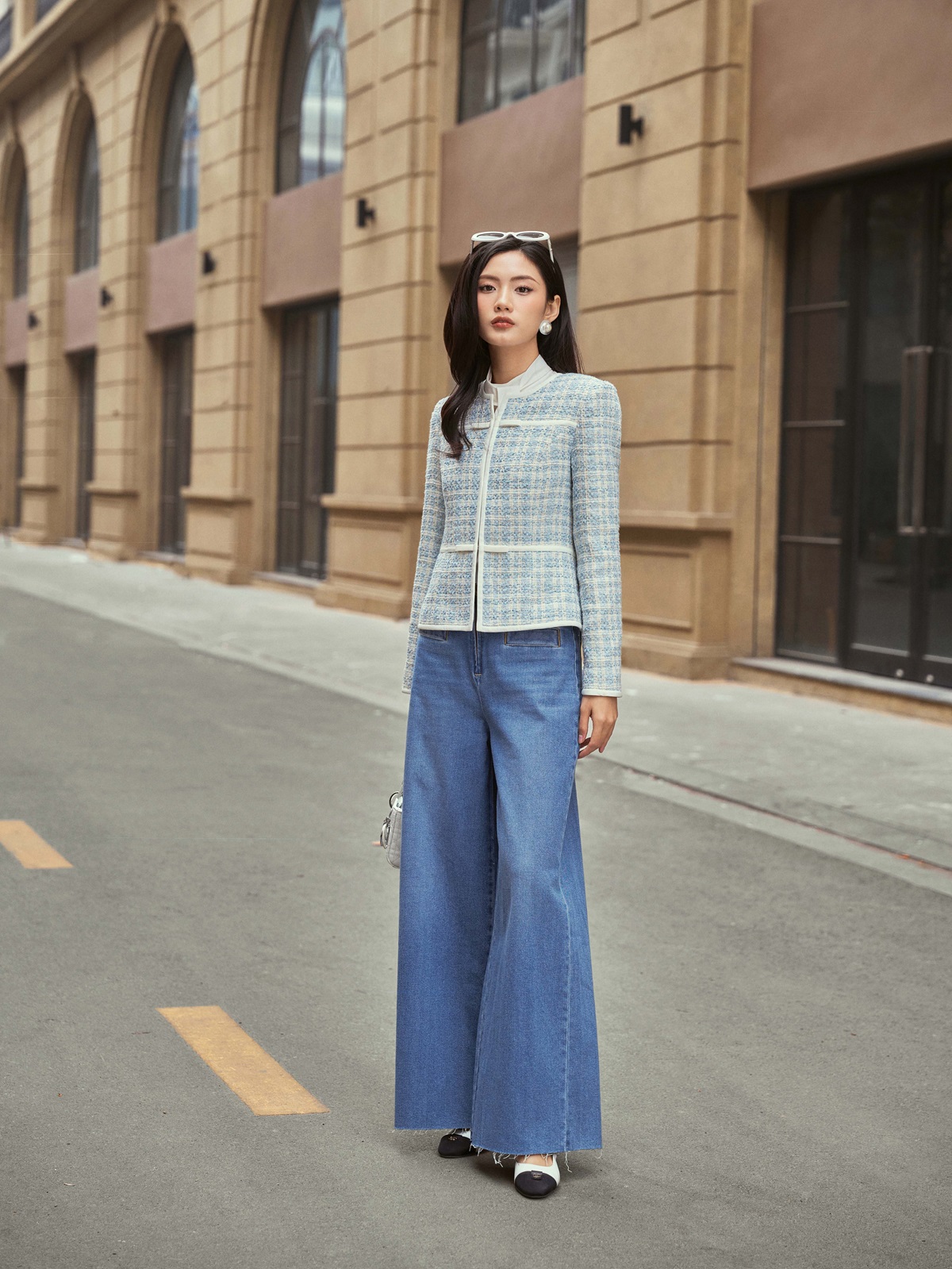 Chinh phục mùa lạnh với những món đồ thời trang vải dạ sang trọng- Ảnh 5. Chinh phục mùa lạnh với những món đồ thời trang vải dạ sang trọng- Ảnh 5.