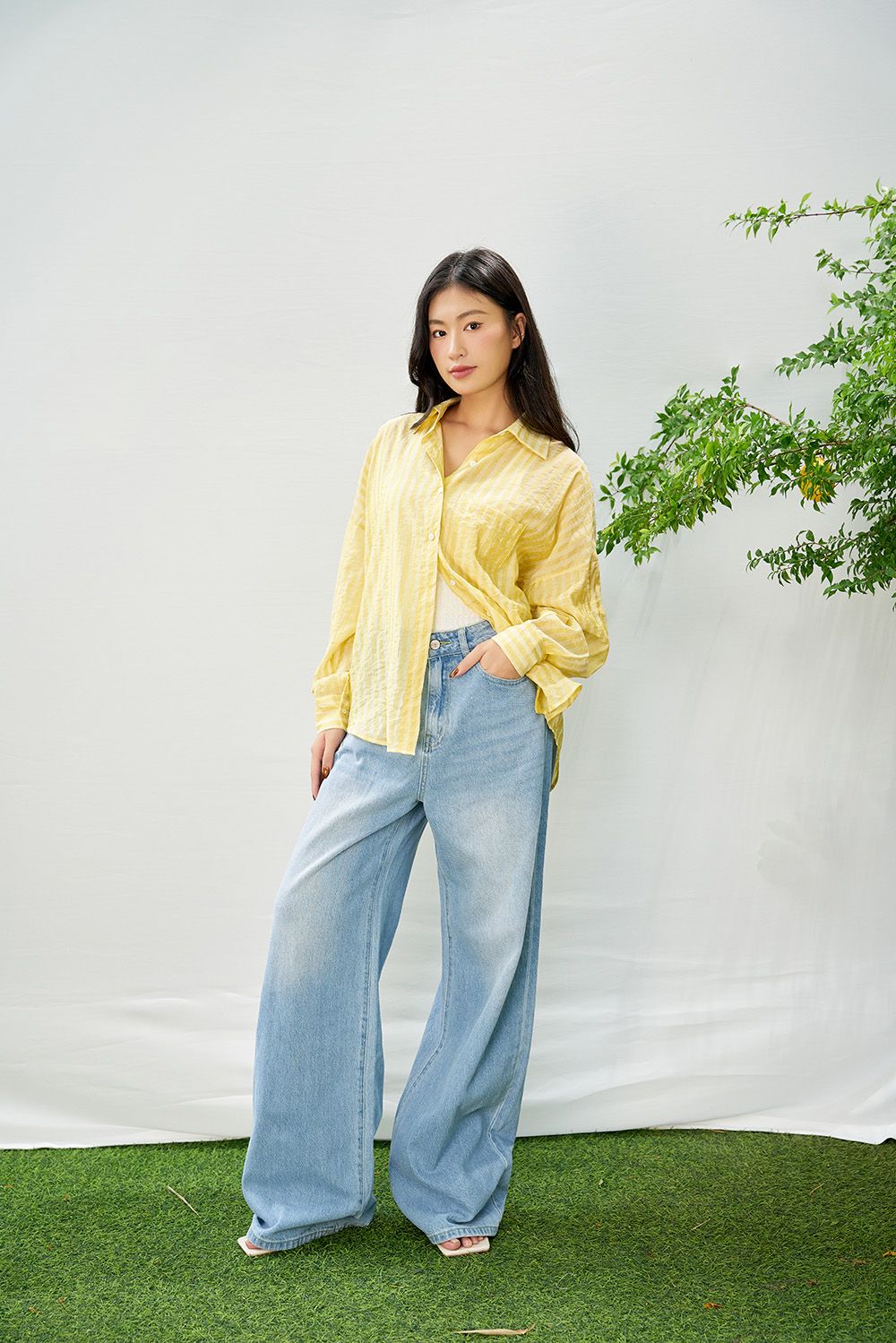 Μην φοβάστε να σπάσετε τα καλούπια με μοναδικά ριγέ ρούχα - Φωτογραφία 1. Ngại gì phá cách với trang phục kẻ sọc độc đáo- Ảnh 1.