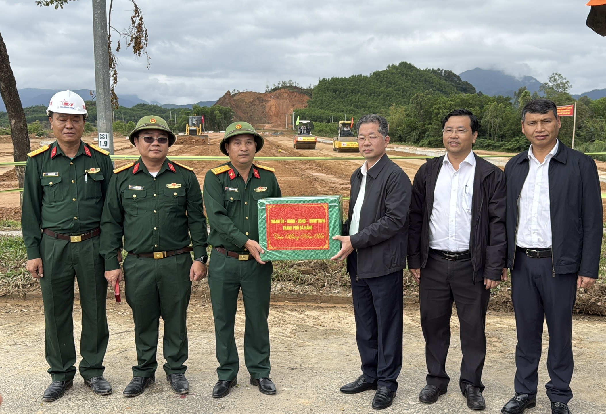 Đà Nẵng: Chốt tiến độ vành đai phía tây nối dài, cao tốc Hòa Liên - Túy Loan- Ảnh 2. Đà Nẵng: Chốt tiến độ vành đai phía tây nối dài, cao tốc Hòa Liên - Túy Loan- Ảnh 2.