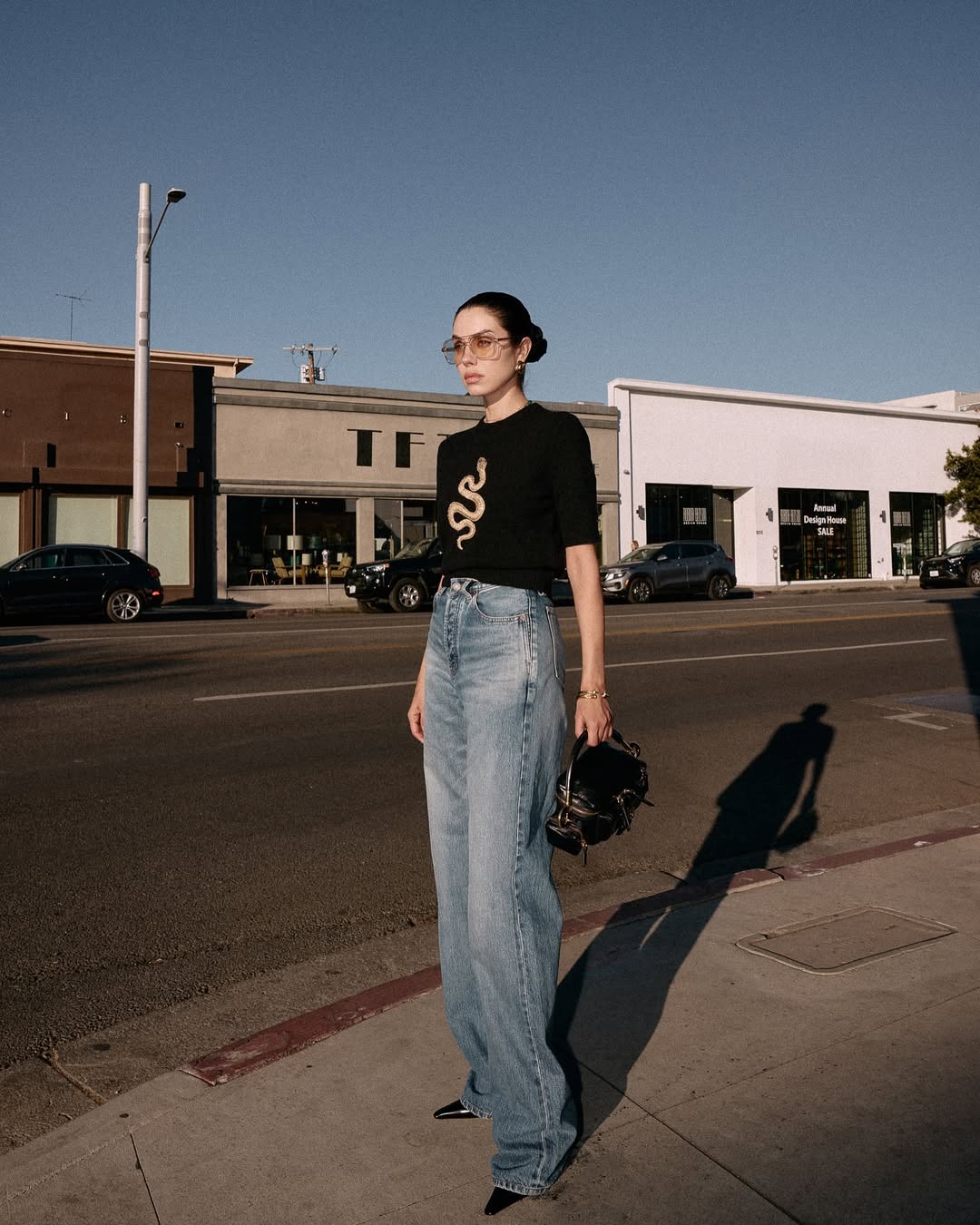 Die schönsten Frühlingsjeans, die Sie nicht verpassen sollten – Foto 7. Những chiếc quần jeans mùa xuân đẹp nhất, bạn không nên bỏ lỡ- Ảnh 7.