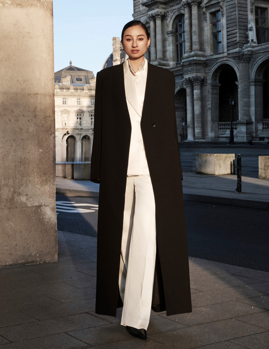 Paltoanele lungi și luxoase sunt „salvatoare” atunci când Nordul devine rece - Fotografia 12. Áo khoác dài sang trọng là 'cứu tinh' khi miền Bắc trở lạnh sâu- Ảnh 12.