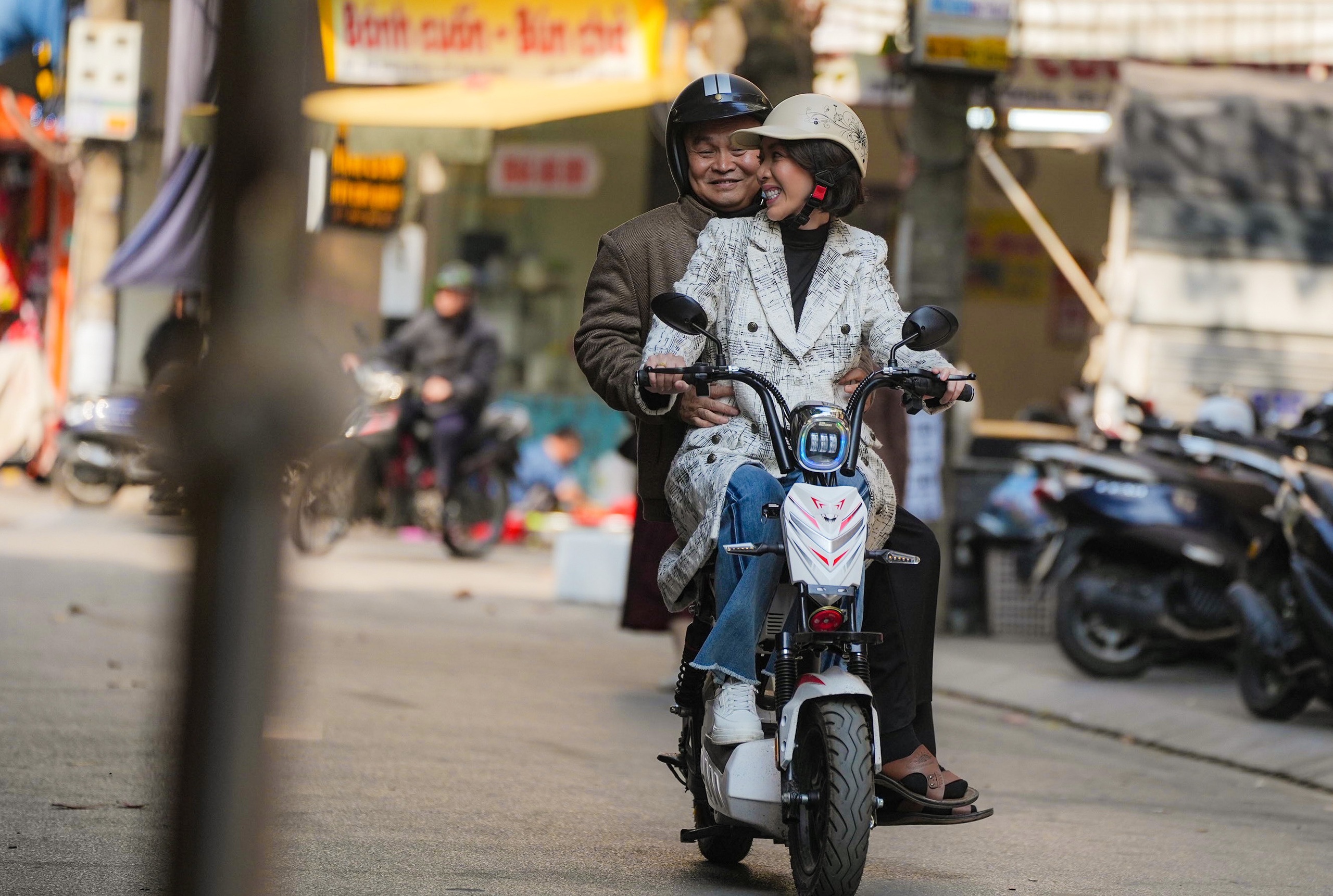 'Vua hài đất Bắc' Xuân Hinh lần đầu đóng điện ảnh cùng Thu Trang- Ảnh 2.