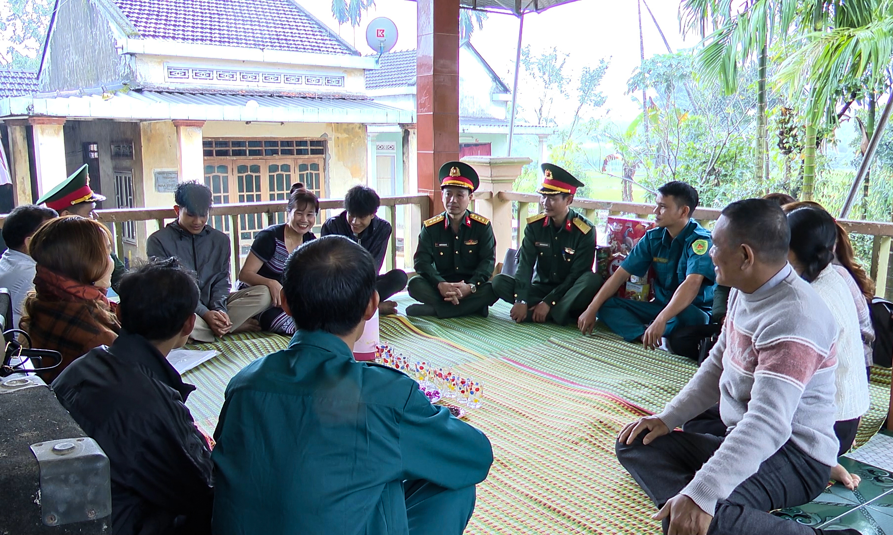 Hai anh em song sinh tình nguyện nhập ngũ- Ảnh 3.