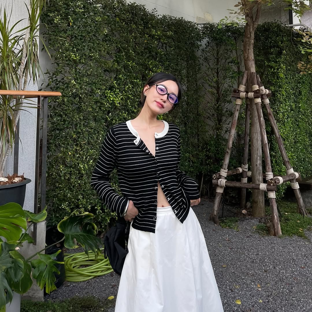 Cardigan deixa o dia a dia com um visual luxuoso - Foto 6. Áo cardigan khiến vẻ ngoài đời thường trở nên sang trọng- Ảnh 6.