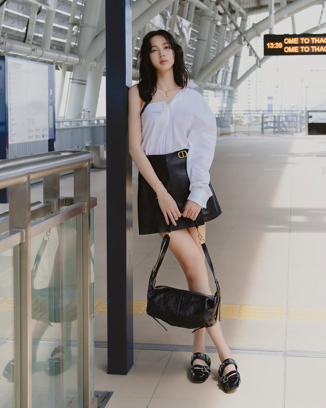 „Klíčem“ k třídě je černá a bílá – Foto 4. ‘Chìa khóa’ của sự đẳng cấp gọi tên sắc trắng đen- Ảnh 4.