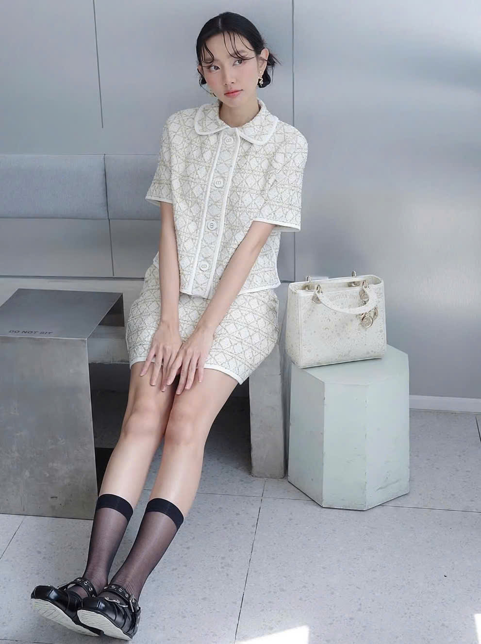 Dicas para coordenar looks com saias curtas para as meninas saírem com confiança - Foto 9. Tuyệt chiêu phối đồ với chân váy ngắn cho nàng tự tin xuống phố- Ảnh 9.