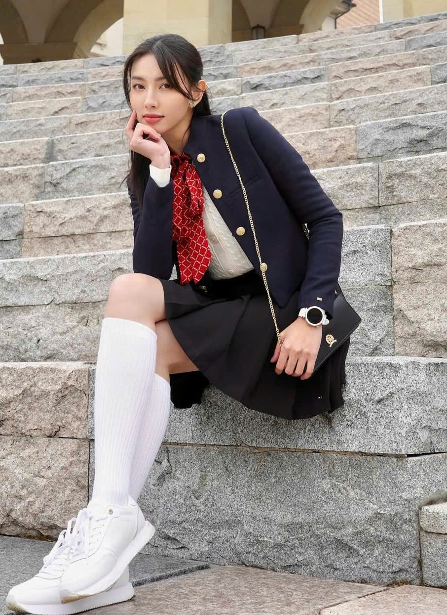Dicas para coordenar looks com saias curtas para as meninas saírem com confiança - Foto 6. Tuyệt chiêu phối đồ với chân váy ngắn cho nàng tự tin xuống phố- Ảnh 6.