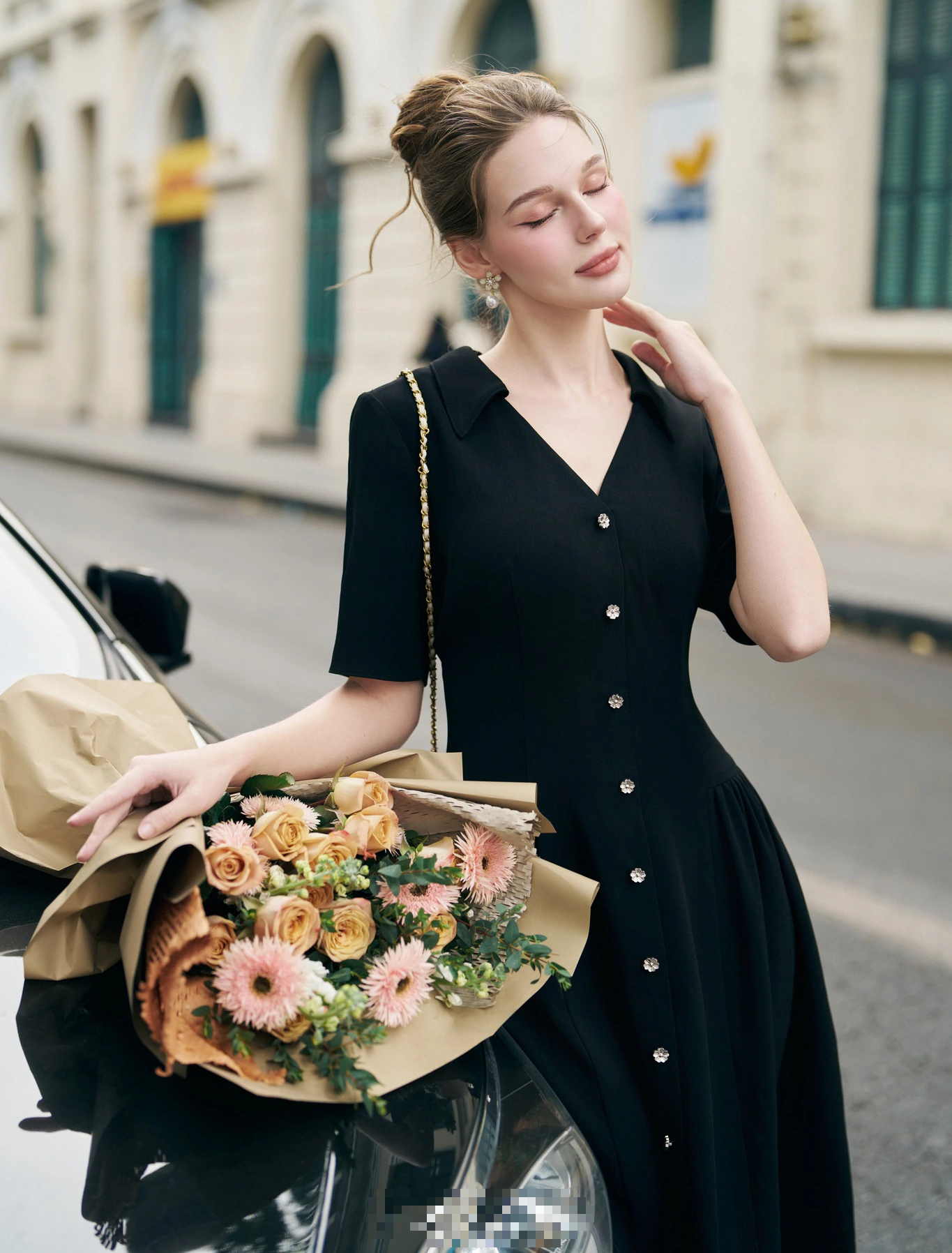 美しく、優しく、贅沢でありながら快適な柄のリネンドレス - 写真 6。 Đẹp dịu dàng, sang trọng mà vẫn thoải mái với váy suông linen họa tiết- Ảnh 6.