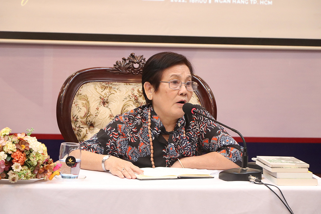 كتاب جيد: السعادة المتأخرة والمتألمّة - صورة 1. Sách hay: Những hạnh phúc eo thẹo và muộn mằn- Ảnh 1.