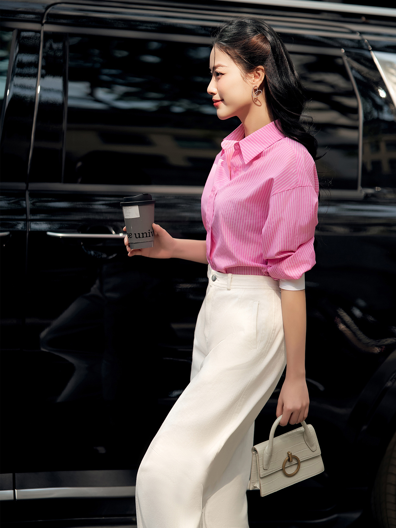 Τα έντονα χρωματιστά ρούχα είναι το μυστικό για να κερδίσετε πόντους στο καλό ντύσιμο στις αρχές της άνοιξης - Φωτογραφία 8. Trang phục sáng màu là bí quyết ghi điểm mặc đẹp đầu xuân- Ảnh 8.