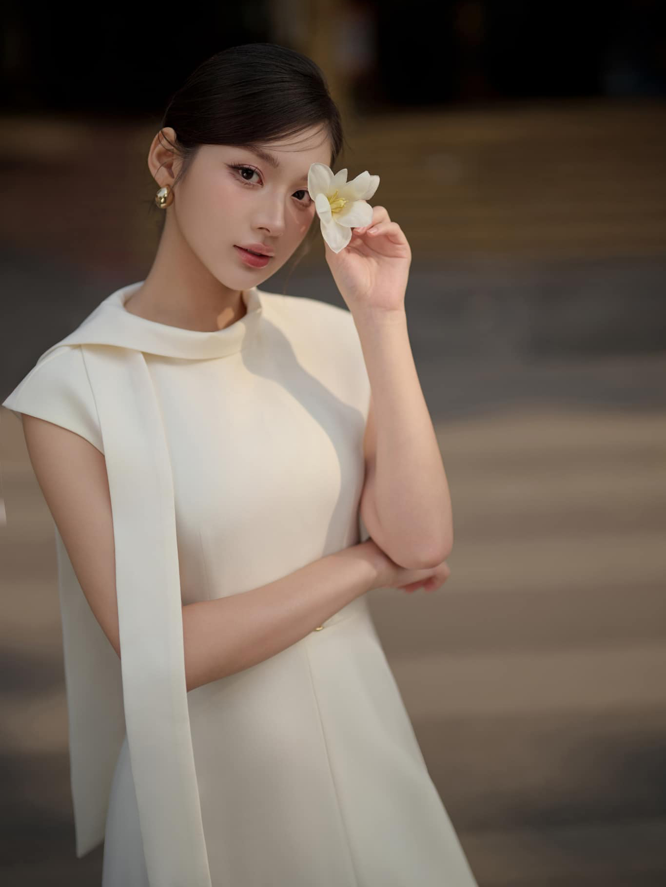 Τα έντονα χρωματιστά ρούχα είναι το μυστικό για να κερδίσετε πόντους στο καλό ντύσιμο στις αρχές της άνοιξης - Φωτογραφία 2. Trang phục sáng màu là bí quyết ghi điểm mặc đẹp đầu xuân- Ảnh 2.