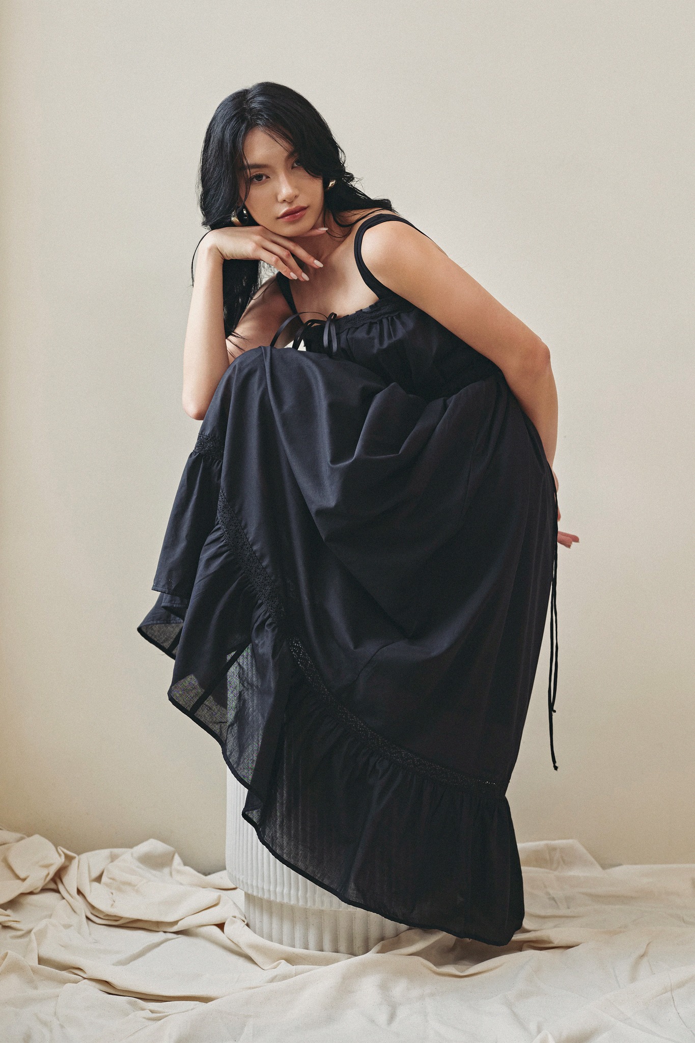 美しく、優しく、贅沢でありながら快適な柄のリネンドレス - 写真 12。 Đẹp dịu dàng, sang trọng mà vẫn thoải mái với váy suông linen họa tiết- Ảnh 12.