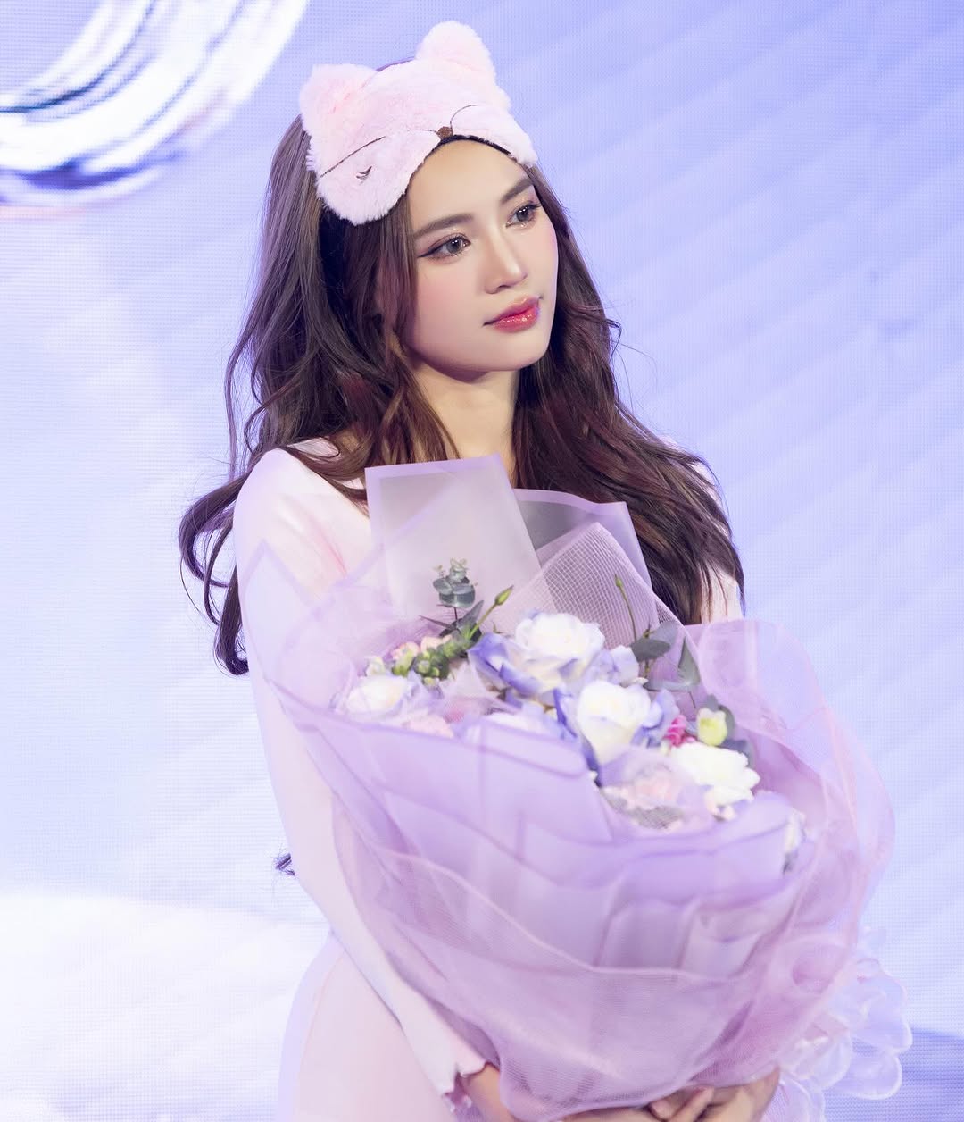 Điểm danh những phụ kiện tóc ‘gây bão’ mùa xuân năm nay- Ảnh 2. Điểm danh những phụ kiện tóc ‘gây bão’ mùa xuân năm nay- Ảnh 2.