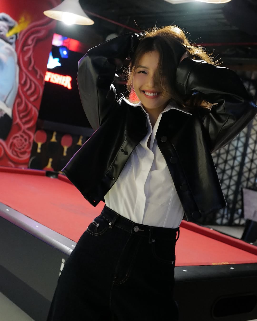 Hvit skjorte, et «nasjonalt» plagg som alle jenter burde ha – bilde 3. Áo sơ mi trắng, món đồ ‘quốc dân’ mà nàng nào cũng nên có- Ảnh 3.