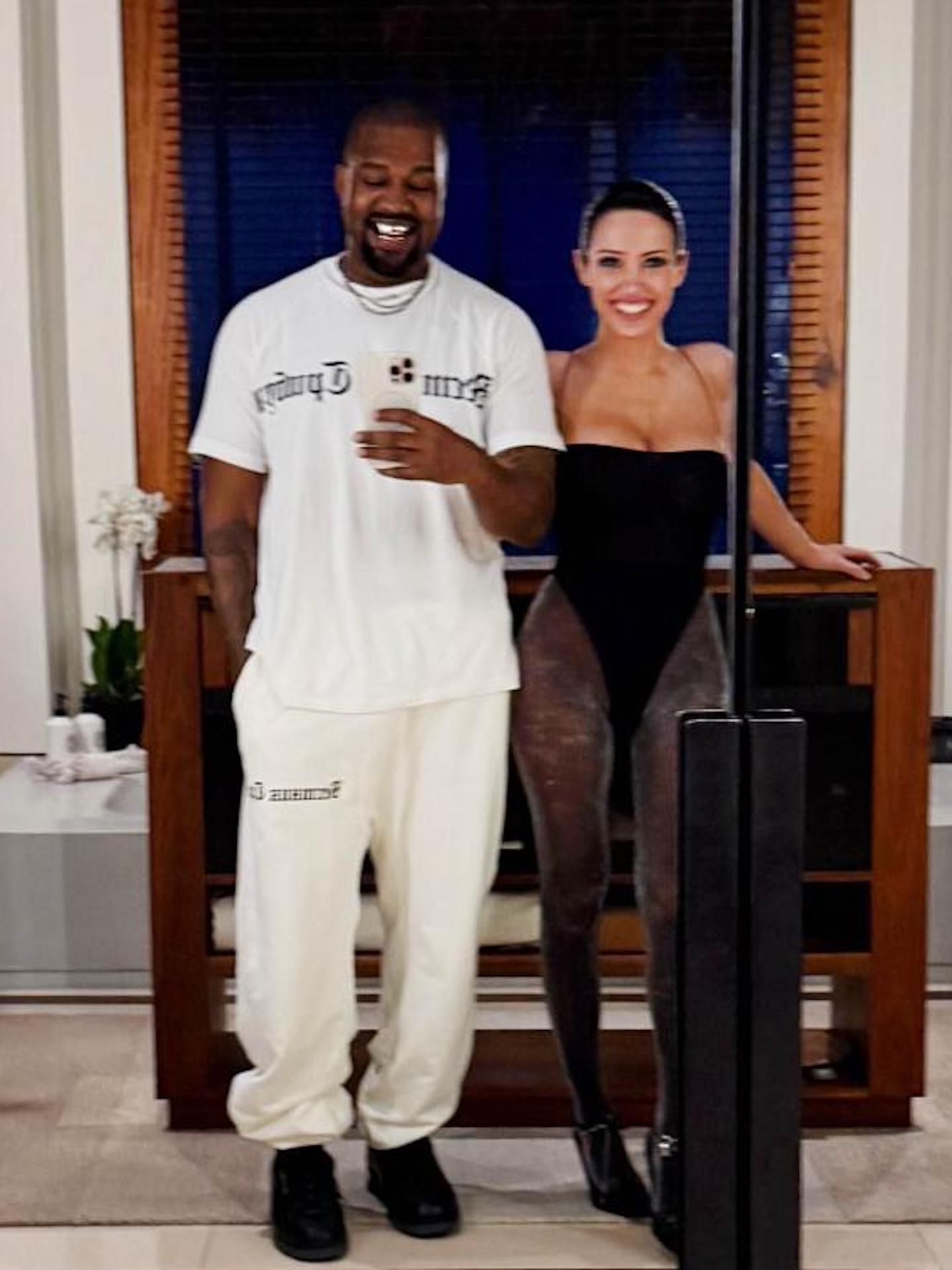 Kanye West - Bianca Censori: Cặp đôi lắm ồn ào- Ảnh 8.