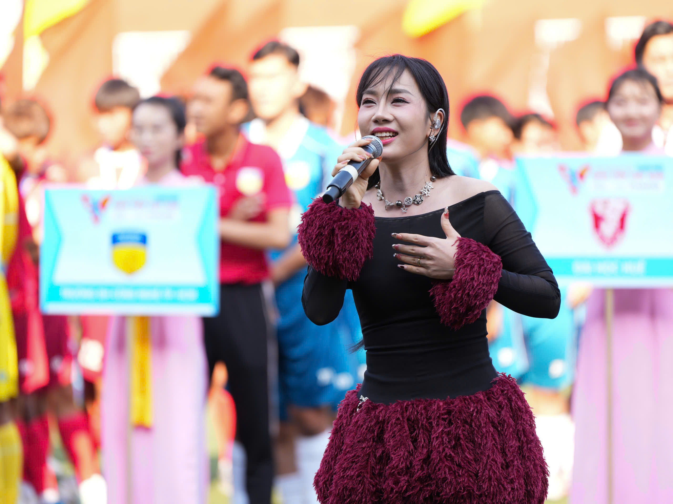 Rộn ràng mở màn 16 ngày tranh tài, 12 đội bóng, tổng giải thưởng 800 triệu đồng- Ảnh 20. Rộn ràng mở màn 16 ngày tranh tài, 12 đội bóng, tổng giải thưởng 800 triệu đồng- Ảnh 20.