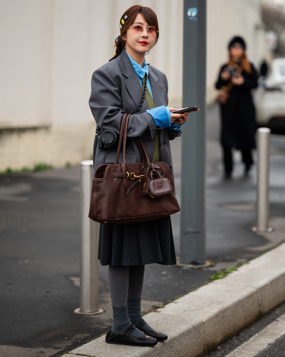 Extrémně cool outfitové kombinace z kanceláře do ulice podle nejnovějších trendů - Foto 3. Phối đồ cực đỉnh từ công sở tới đường phố theo xu hướng mới nhất- Ảnh 3.