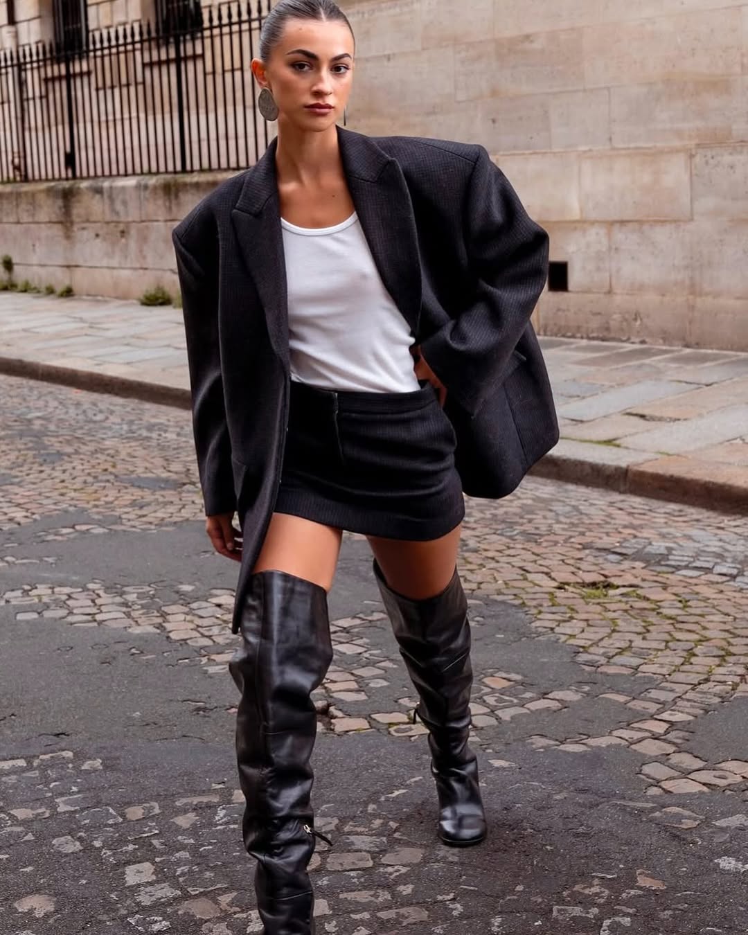 Extrémně cool outfitové kombinace z kanceláře do ulice podle nejnovějších trendů - Foto 6. Phối đồ cực đỉnh từ công sở tới đường phố theo xu hướng mới nhất- Ảnh 6.