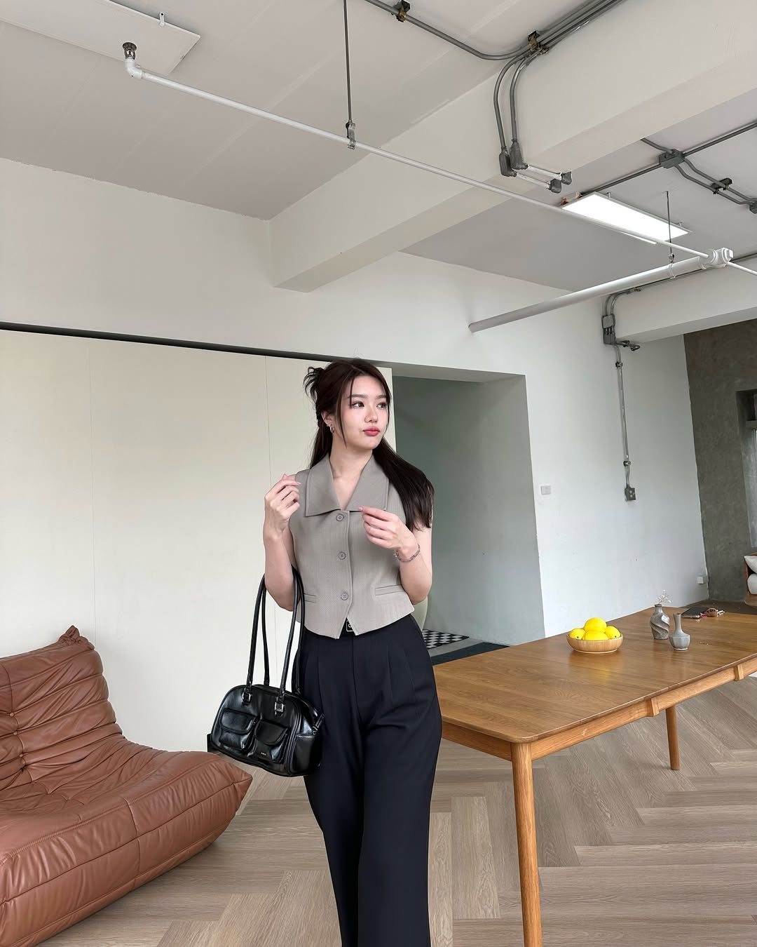 Diện mạo nào dành cho nữ công sở?- Ảnh 8. Diện mạo nào dành cho nữ công sở?- Ảnh 8.