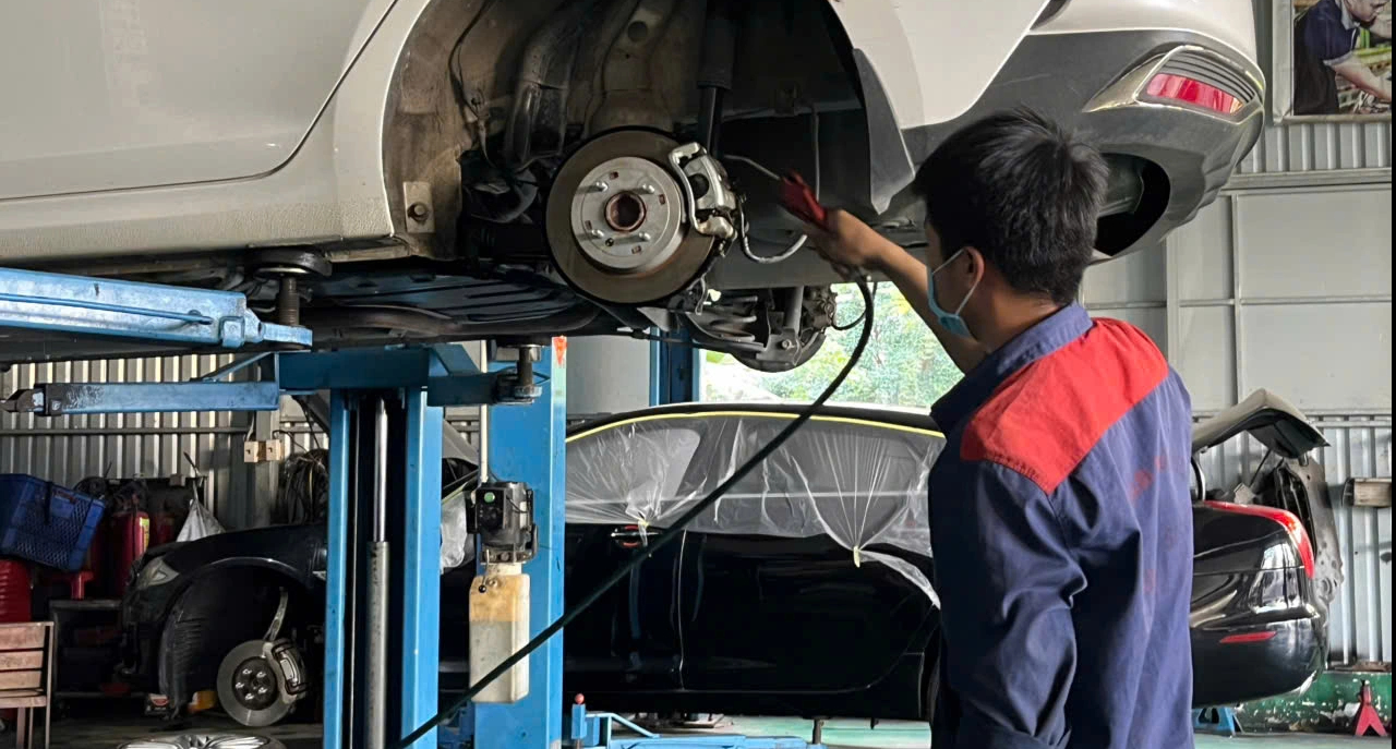 Chọn garage sửa chữa ô tô tại TP.HCM: Làm sao để biết nơi nào đáng tin cậy?- Ảnh 1. Chọn garage sửa chữa ô tô tại TP.HCM: Làm sao để biết nơi nào đáng tin cậy?- Ảnh 1.