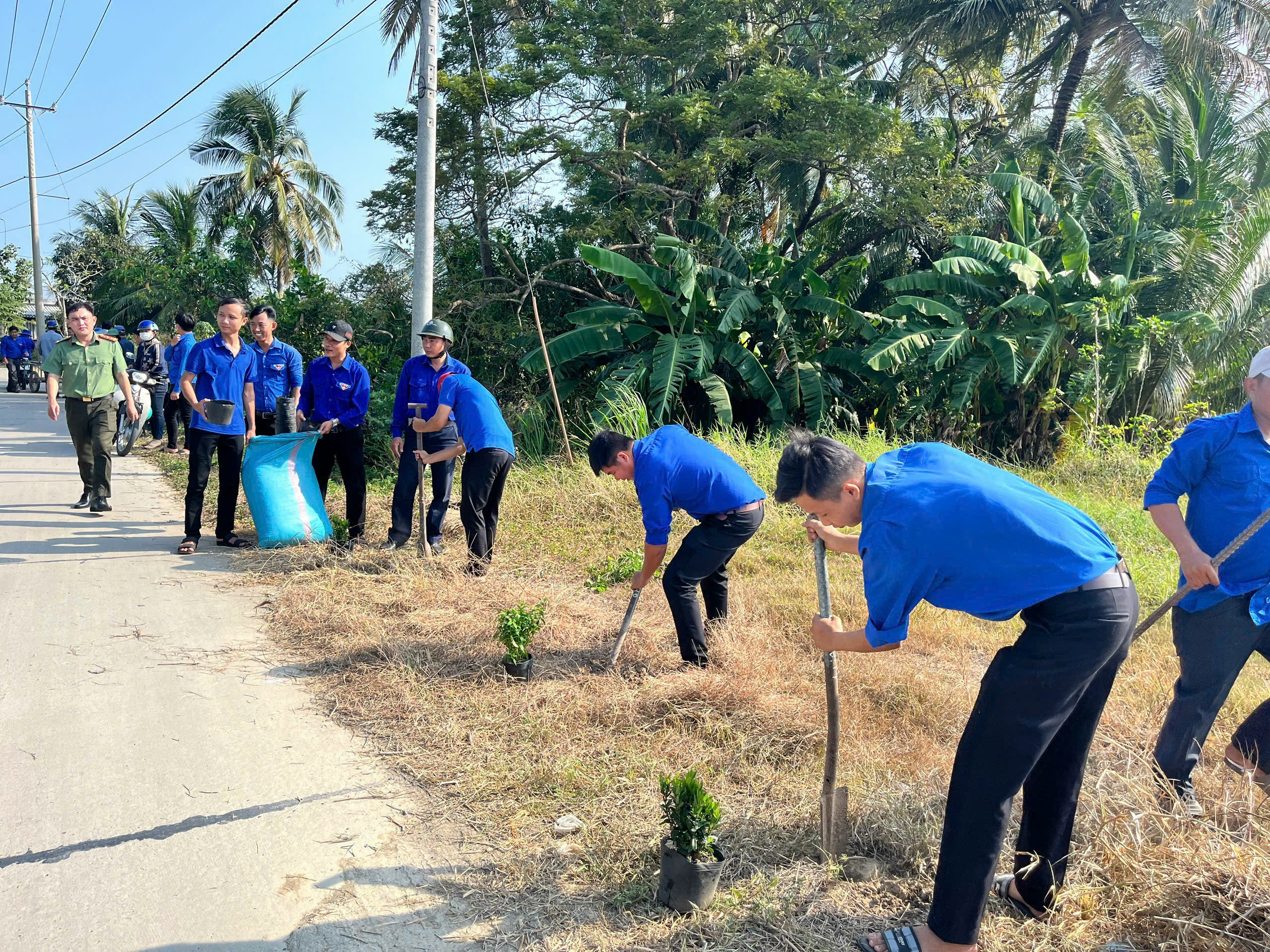 Vĩnh Long khởi động tháng thanh niên bằng nhiều phần việc bảo vệ môi trường- Ảnh 3.