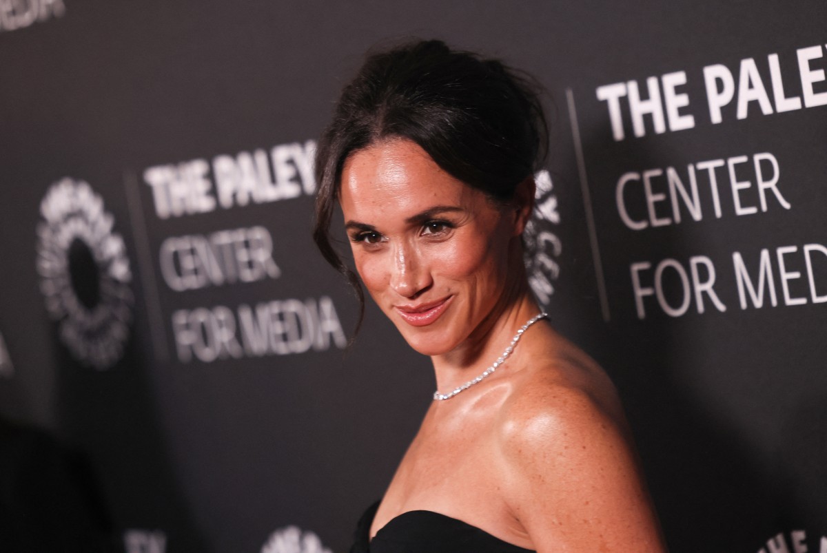 Prince William is 'angry' because Meghan Markle constantly imitates Princess Diana - Photo 1.