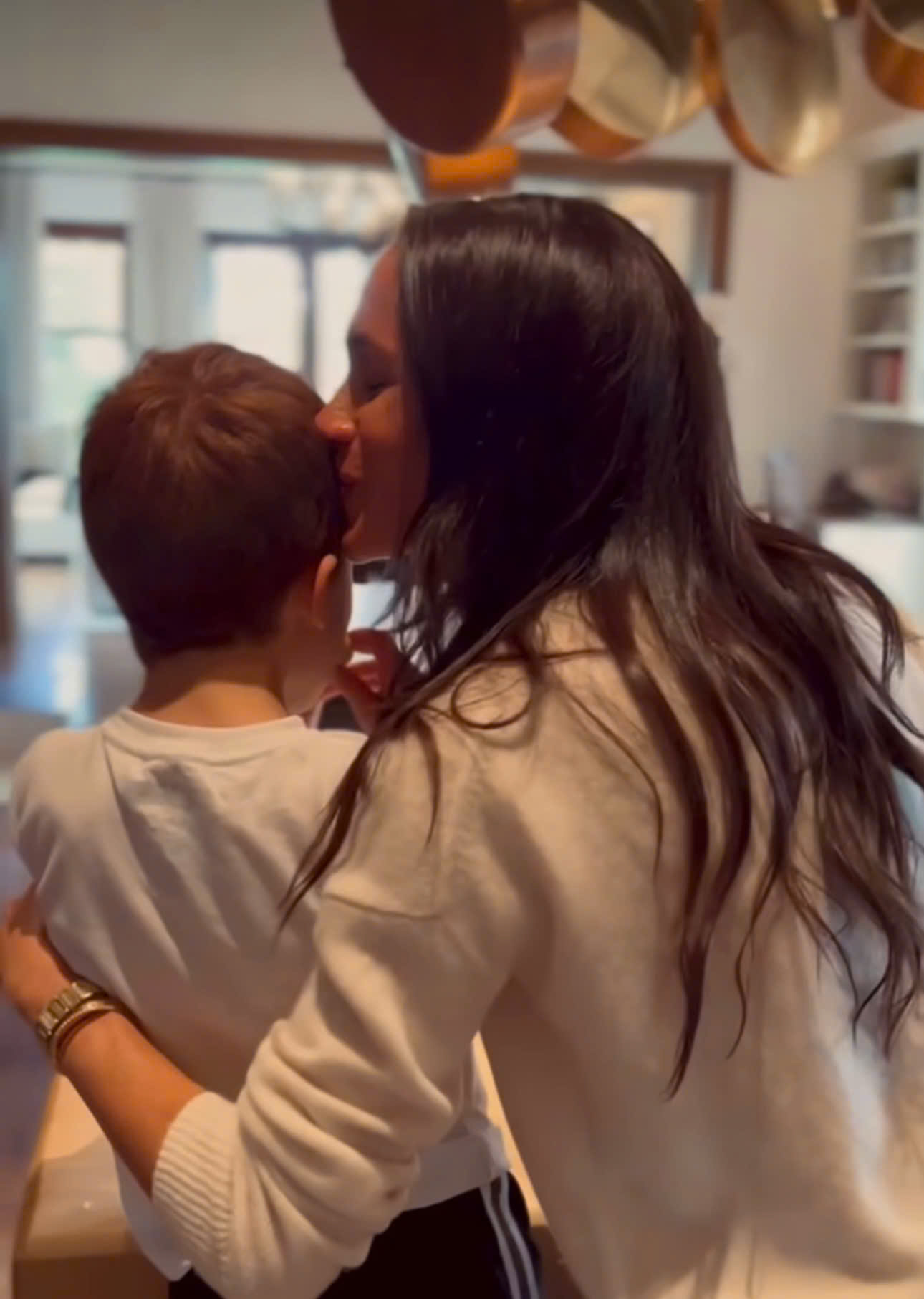 Tiết lộ cách nuôi dạy con của vợ chồng Hoàng tử Harry