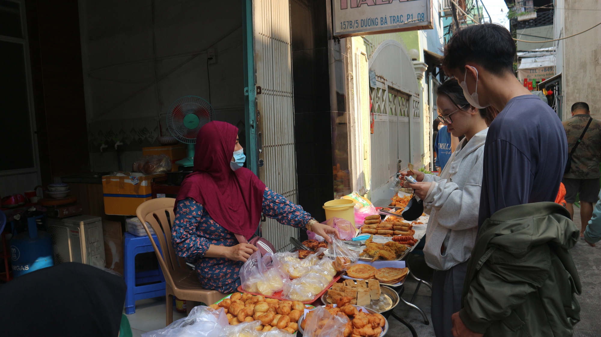 Khám phá khu chợ ẩm thực Hồi giáo độc đáo tại TP . HCM trong tháng Ramadan - Ảnh 1.