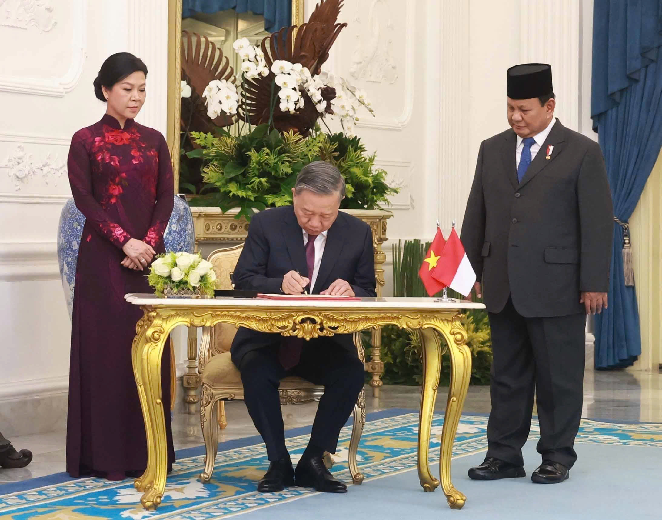 Indonesia bắn 21 phát đại bác trong lễ đón chính thức Tổng Bí thư Tô Lâm- Ảnh 4.
