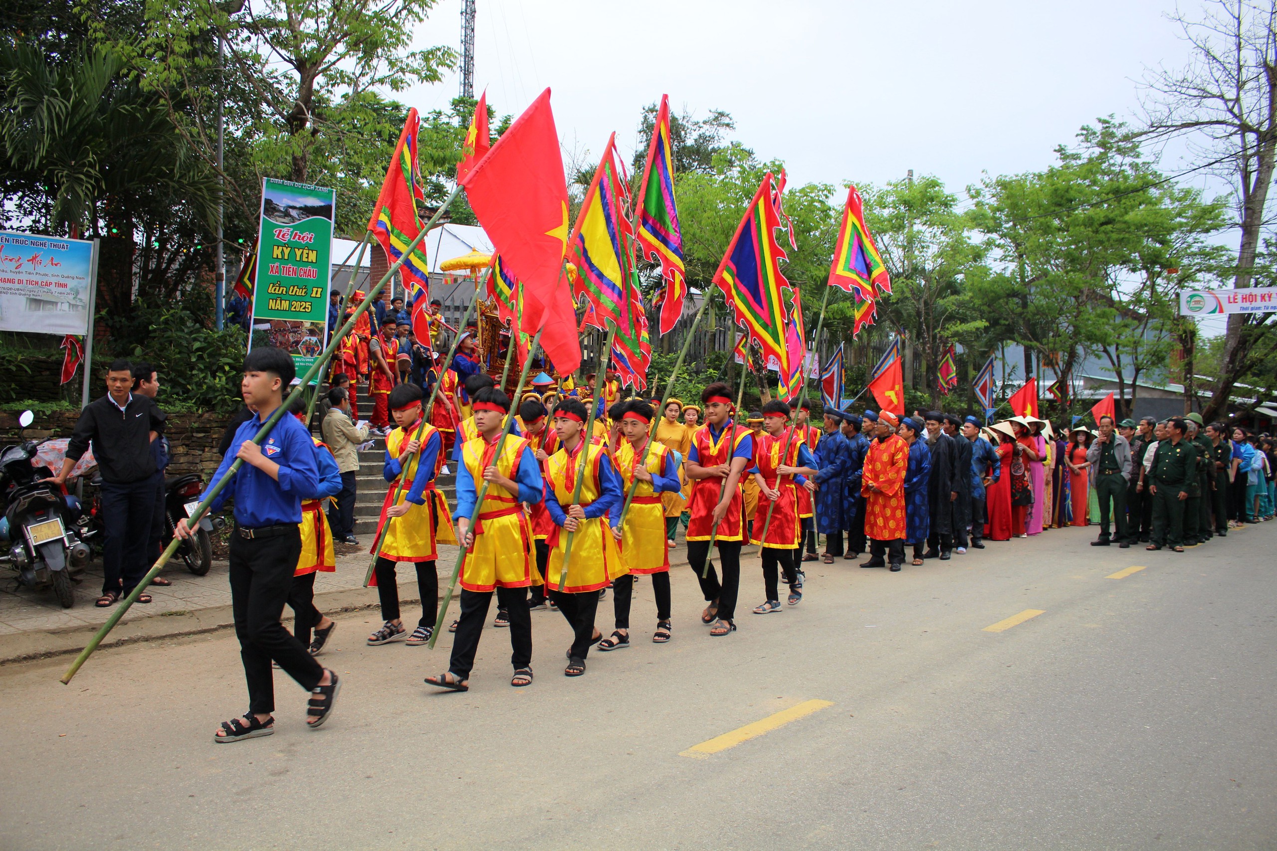 ប្រធានខេត្ត Quang Nam សង្ឃឹមថា Tien Phuoc នឹងប្រែក្លាយ “បេតិកភណ្ឌទៅជាទ្រព្យសម្បត្តិ” - រូបថត ៦. Chủ tịch Quảng Nam mong muốn Tiên Phước biến 'di sản thành tài sản'- Ảnh 6.