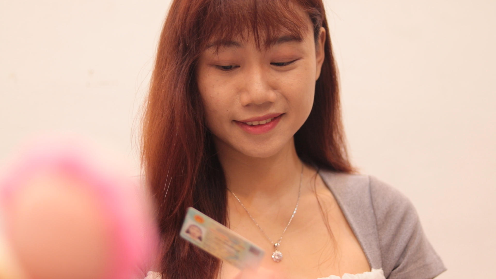 Người phẫu thuật thẩm mỹ n&oacute;i g&igrave; khi l&agrave;m lại thẻ căn cước, hộ chiếu - Ảnh 2.