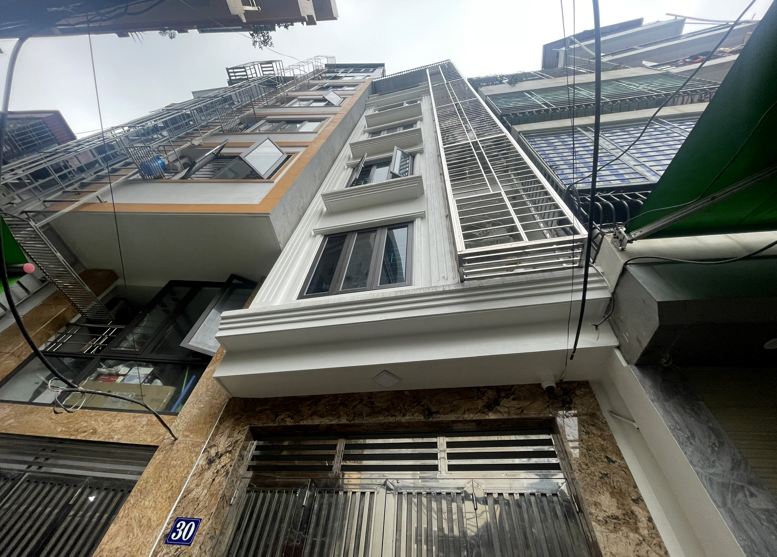 Loạt nhà trọ 'chọc trời' ở Hà Nội 'trang bị tận răng' để phòng ngừa hỏa hoạn- Ảnh 5. Loạt nhà trọ 'chọc trời' ở Hà Nội 'trang bị tận răng' để phòng ngừa hỏa hoạn- Ảnh 5.