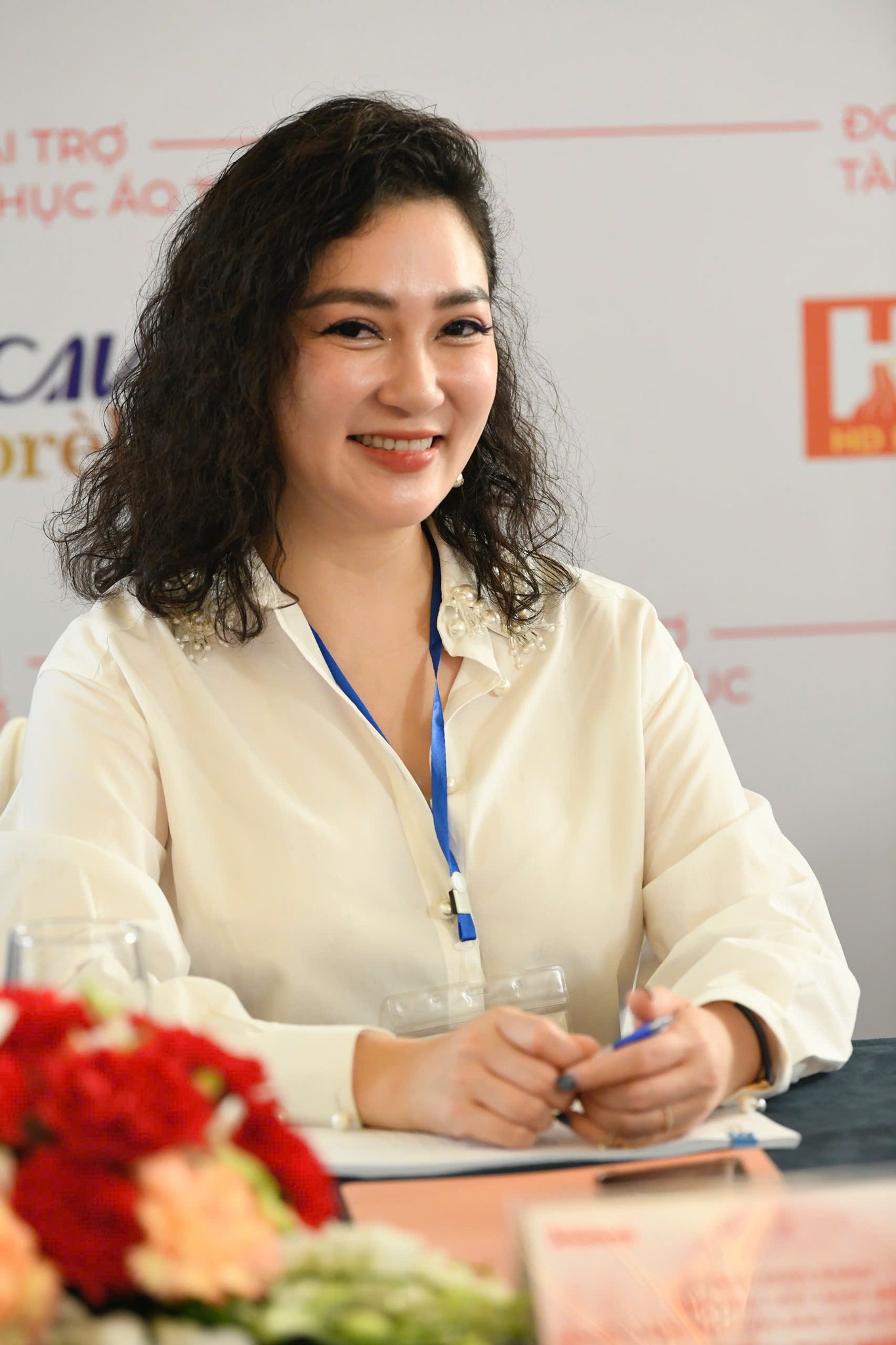 Hoa hậu Việt Nam Nguyễn Thị Huyền hiếm hoi xuất hiện, 'đọ sắc' bên Đỗ Thị Hà - Ảnh 3.
