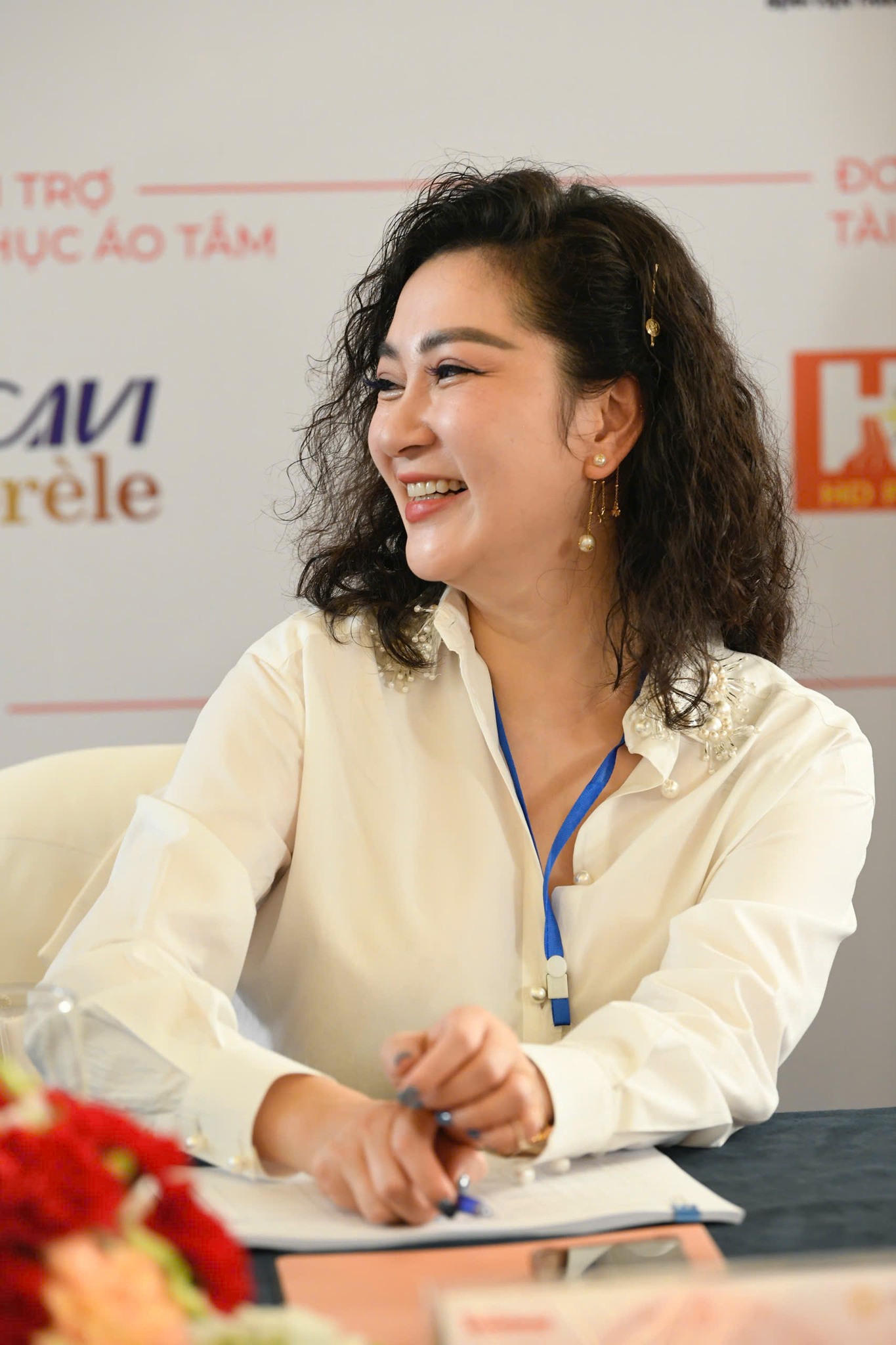 Hoa hậu Việt Nam Nguyễn Thị Huyền hiếm hoi xuất hiện, 'đọ sắc' bên Đỗ Thị Hà - Ảnh 2.