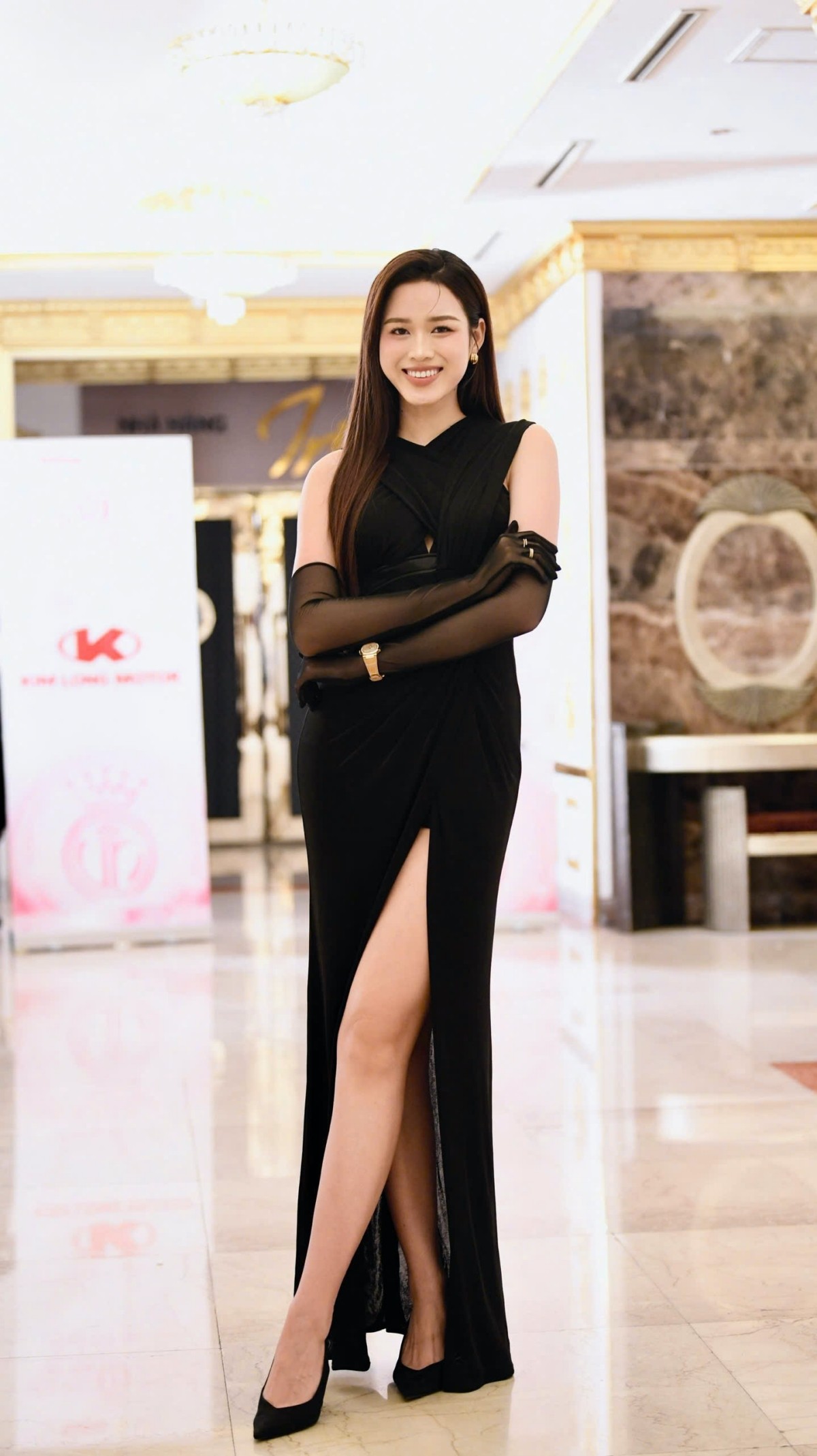 Hoa hậu Việt Nam Nguyễn Thị Huyền hiếm hoi xuất hiện, 'đọ sắc' bên Đỗ Thị Hà - Ảnh 6.