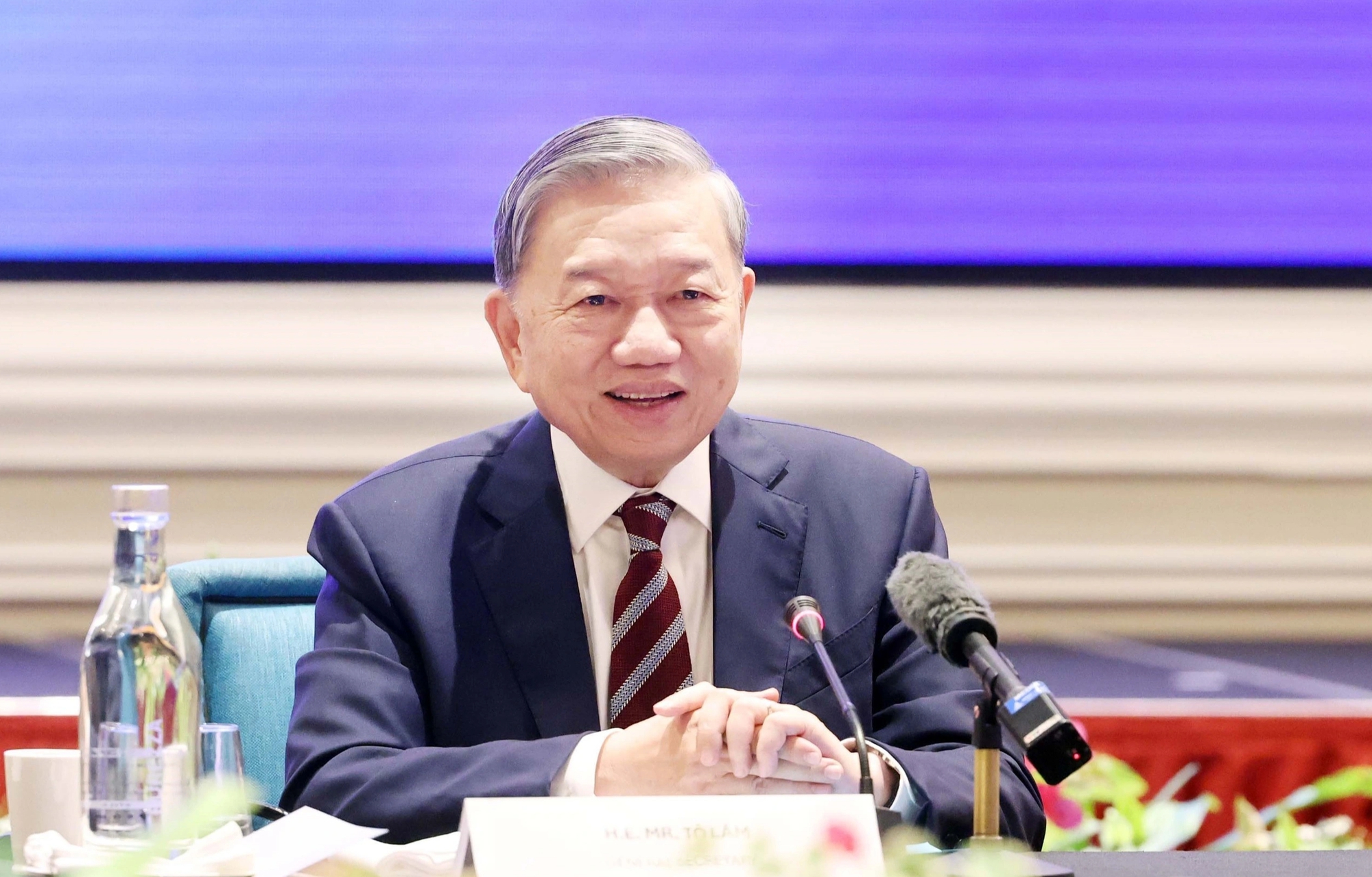 Tổng Bí thư Tô Lâm và Phu nhân kết thúc tốt đẹp chuyến thăm chính thức Singapore - Ảnh 3.