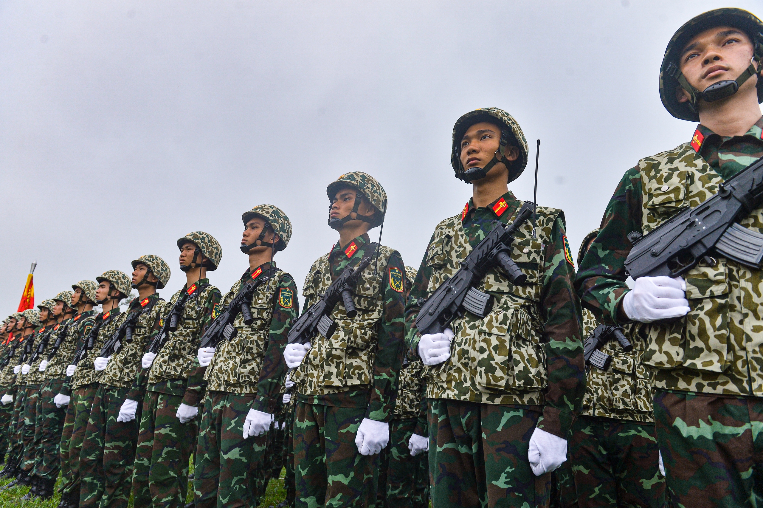 Dàn vũ khí 'đặc biệt' của khối diễu binh kỷ niệm 50 năm thống nhất đất nước- Ảnh 2.