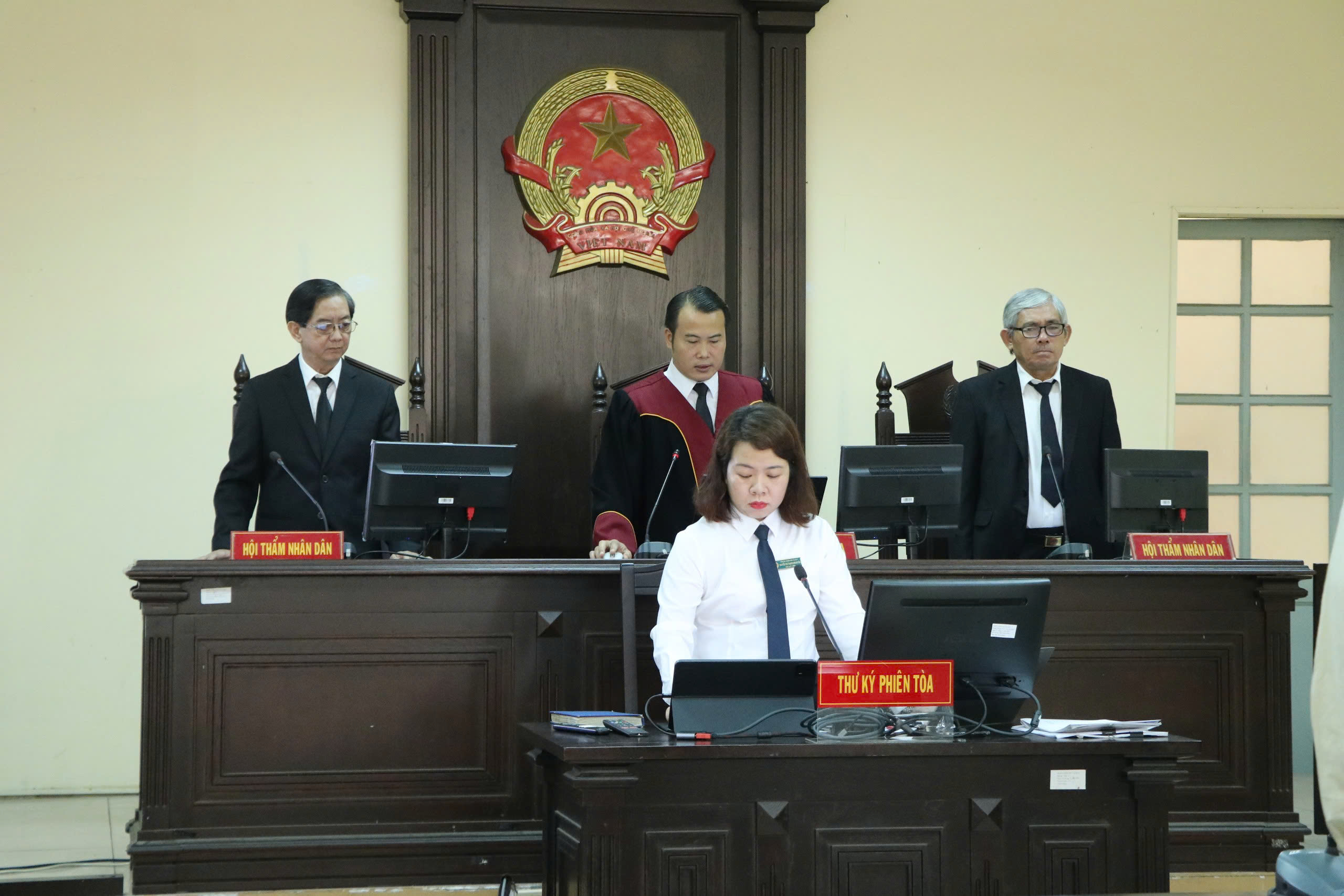 Tài xế đánh người trước Bệnh viện Từ Dũ: Viện kiểm sát 'rút' kháng nghị- Ảnh 1. Tài xế đánh người trước Bệnh viện Từ Dũ: Viện kiểm sát 'rút' kháng nghị- Ảnh 1.